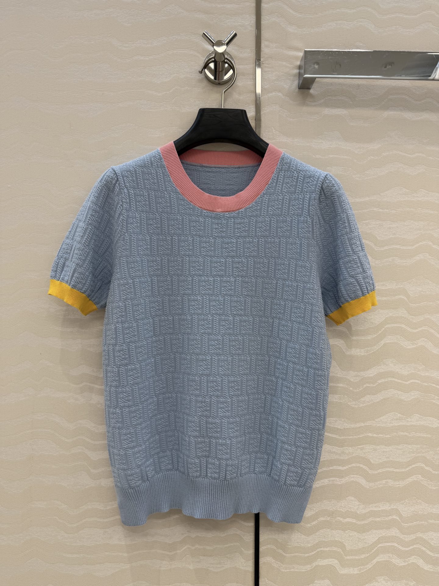 原单品质❤️FF唐嫣同款春夏新品。立体针织上衣！马卡龙配色夏日气息满满！双织纯棉蚕丝纱线细腻柔软的手感无