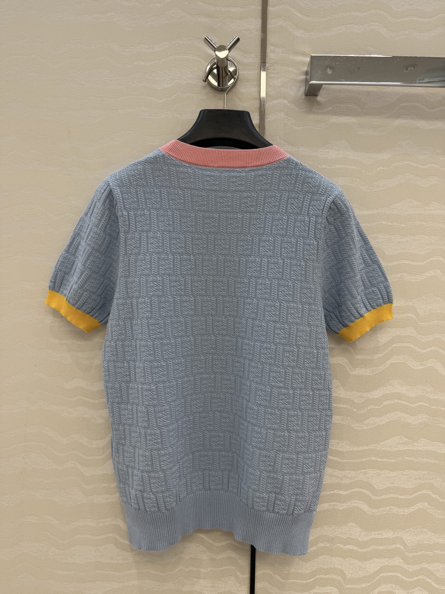 原单品质❤️FF唐嫣同款春夏新品。立体针织上衣！马卡龙配色夏日气息满满！双织纯棉蚕丝纱线细腻柔软的手感无