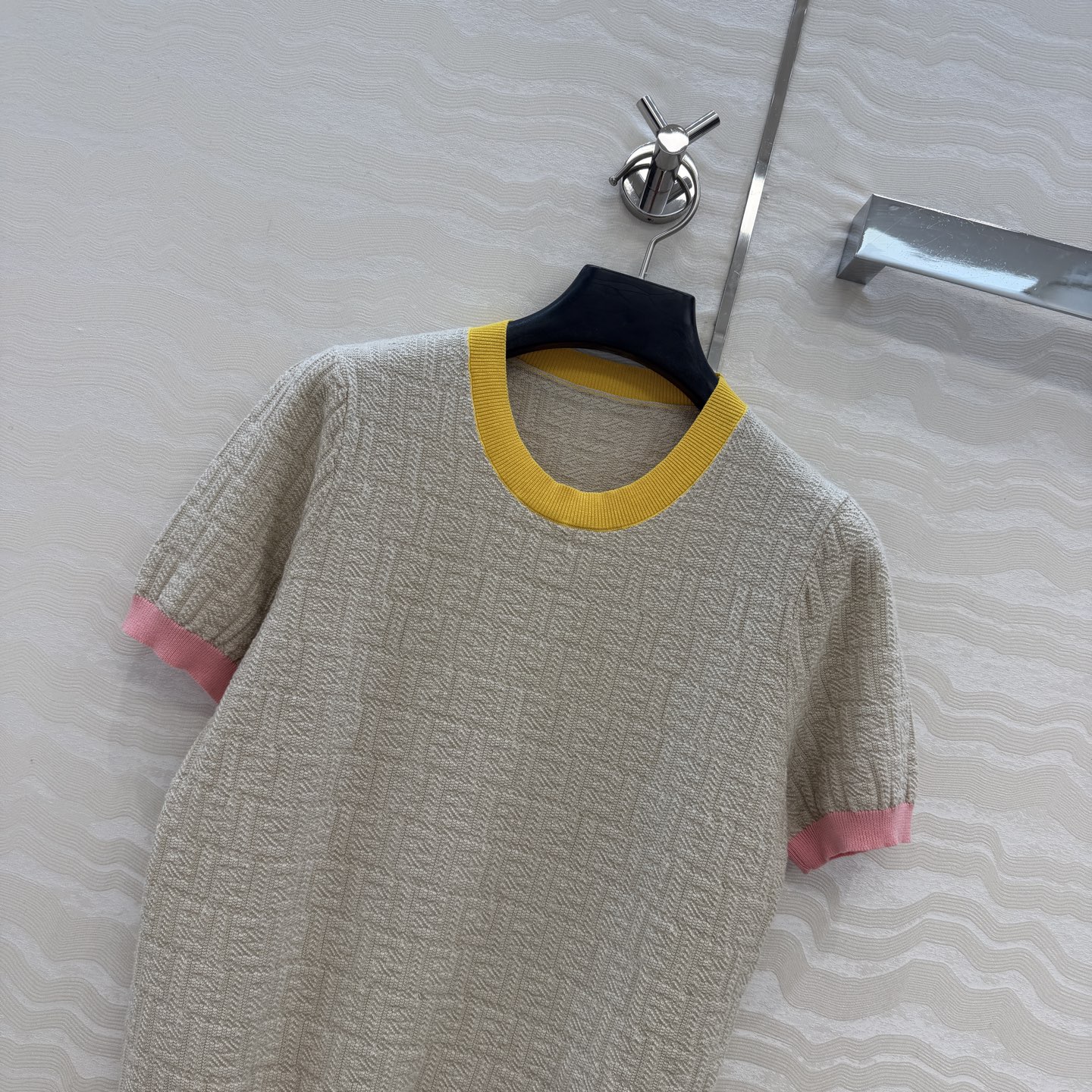 原单品质❤️FF唐嫣同款春夏新品。立体针织上衣！马卡龙配色夏日气息满满！双织纯棉蚕丝纱线细腻柔软的手感无