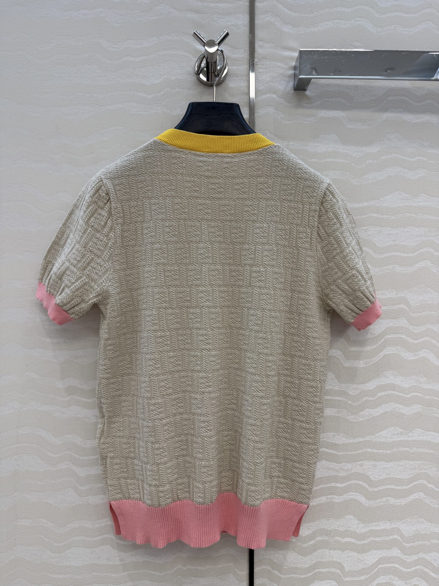 原单品质❤️FF唐嫣同款春夏新品。立体针织上衣！马卡龙配色夏日气息满满！双织纯棉蚕丝纱线细腻柔软的手感无