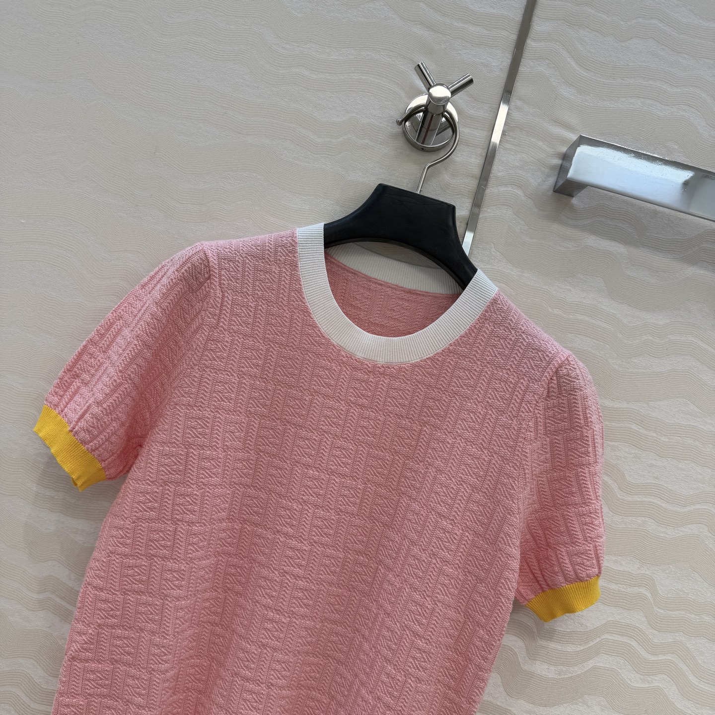 原单品质❤️FF唐嫣同款春夏新品。立体针织上衣！马卡龙配色夏日气息满满！双织纯棉蚕丝纱线细腻柔软的手感无