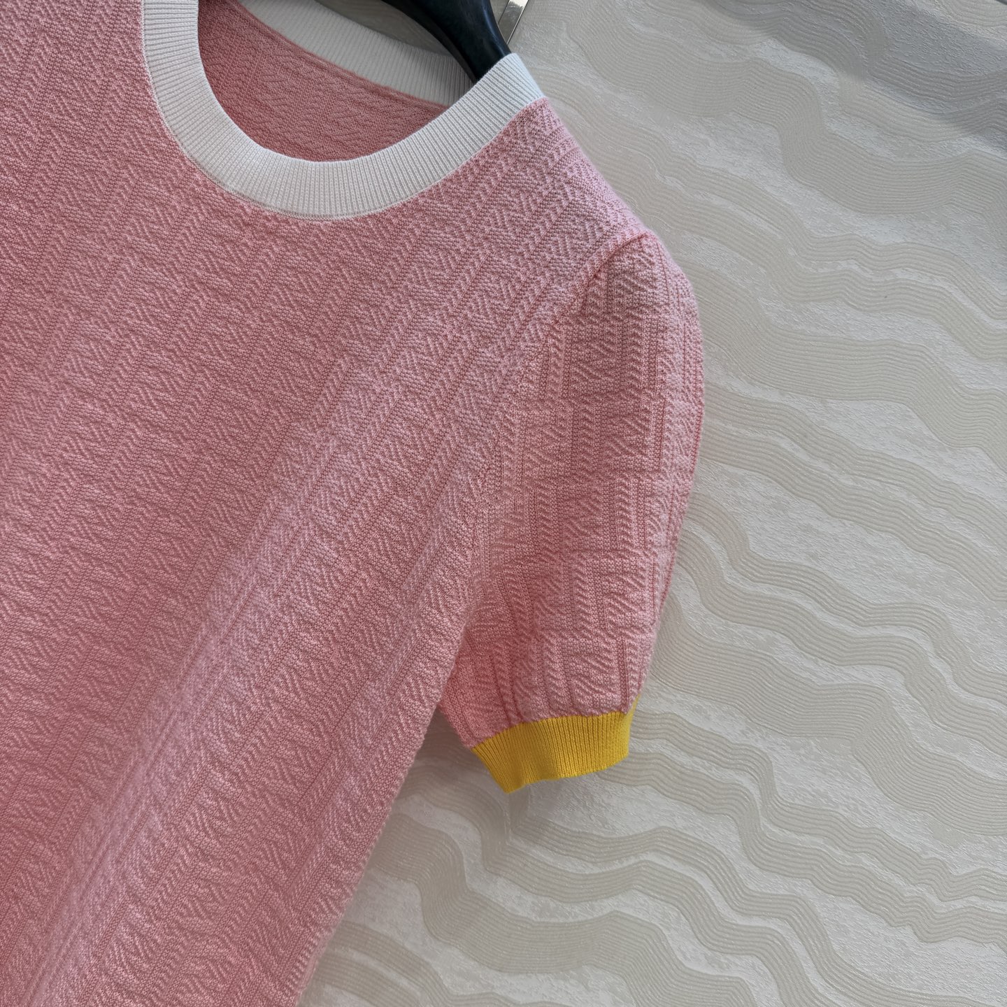 原单品质❤️FF唐嫣同款春夏新品。立体针织上衣！马卡龙配色夏日气息满满！双织纯棉蚕丝纱线细腻柔软的手感无