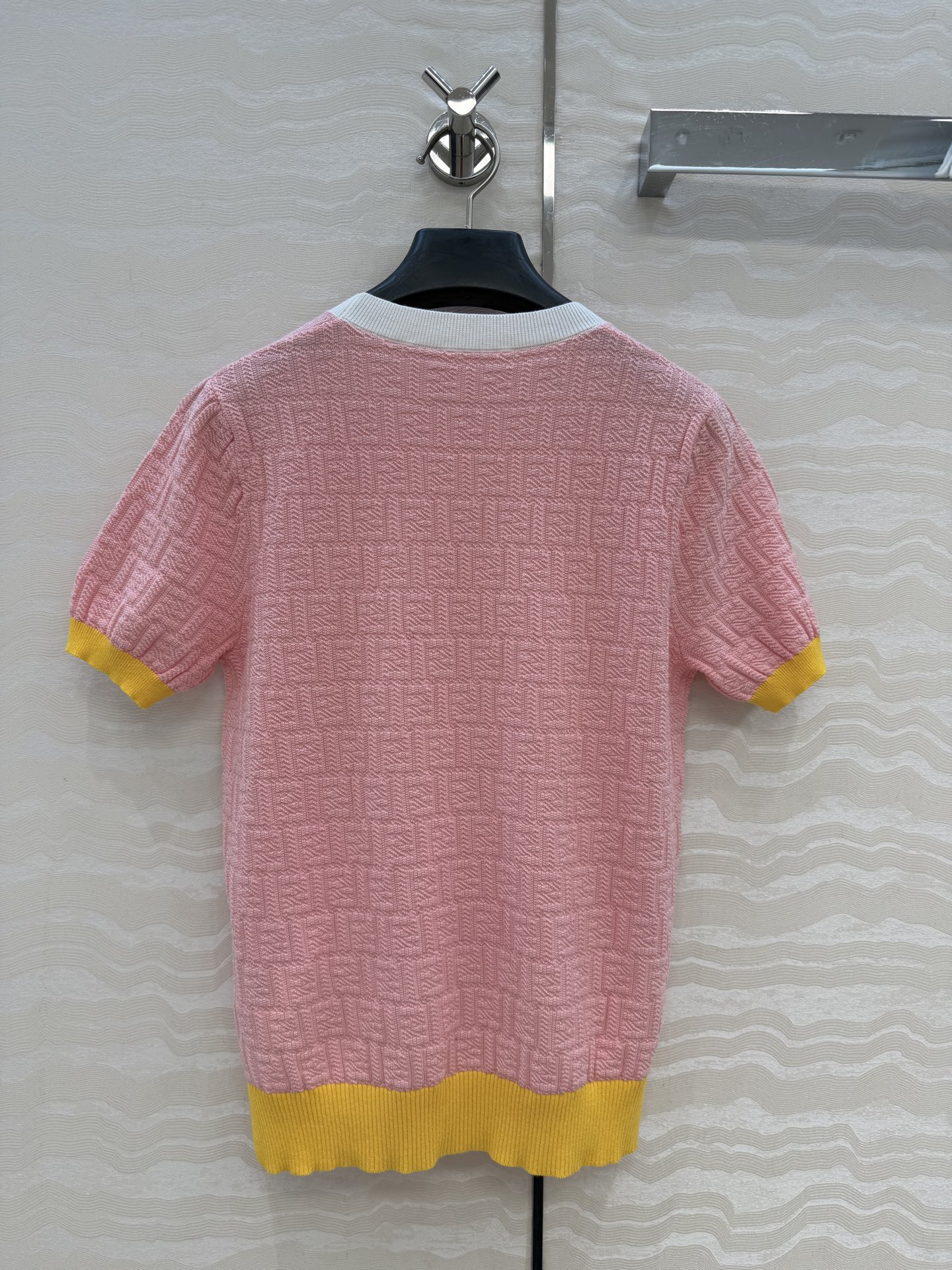 原单品质❤️FF唐嫣同款春夏新品。立体针织上衣！马卡龙配色夏日气息满满！双织纯棉蚕丝纱线细腻柔软的手感无