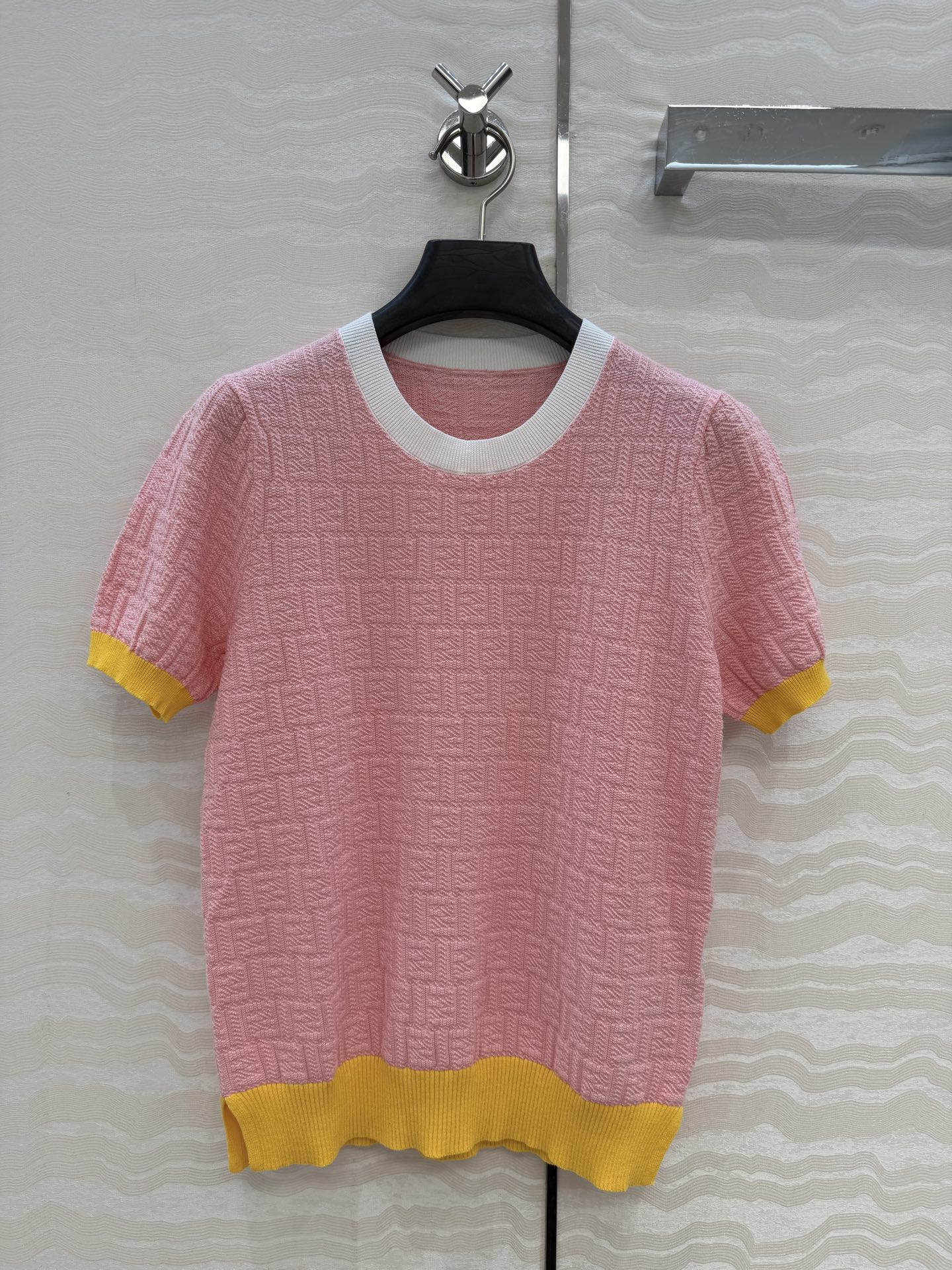 原单品质❤️FF唐嫣同款春夏新品。立体针织上衣！马卡龙配色夏日气息满满！双织纯棉蚕丝纱线细腻柔软的手感无