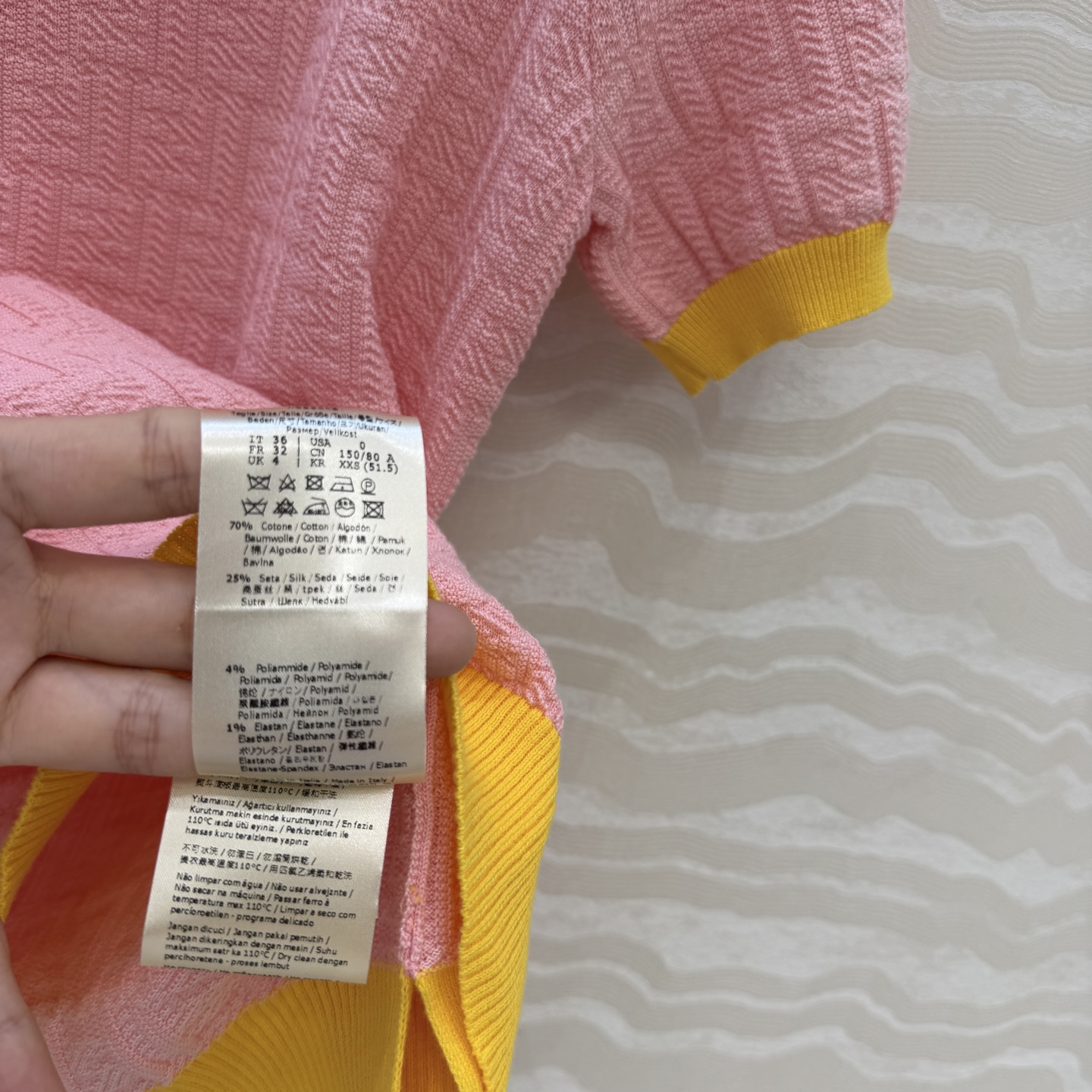 原单品质❤️FF唐嫣同款春夏新品。立体针织上衣！马卡龙配色夏日气息满满！双织纯棉蚕丝纱线细腻柔软的手感无