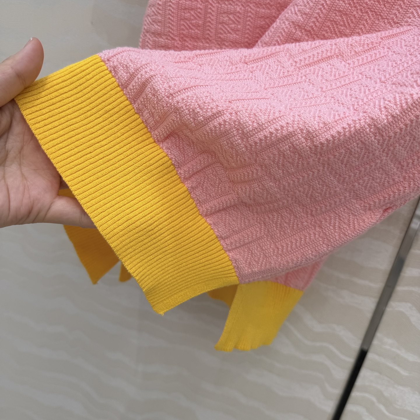 原单品质❤️FF唐嫣同款春夏新品。立体针织上衣！马卡龙配色夏日气息满满！双织纯棉蚕丝纱线细腻柔软的手感无