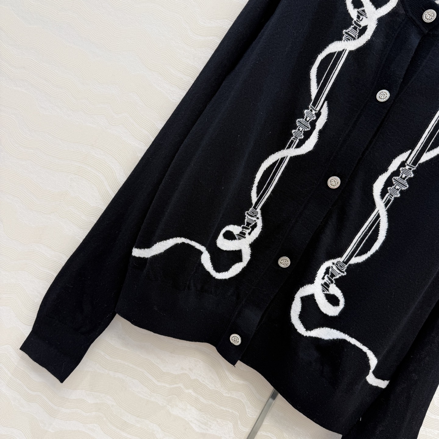 爆单推荐❤️原单品质，H26s早春新品！16针羊毛针织小开衫。100%美丽奴羊毛纱线细腻柔软的手感无敌赞