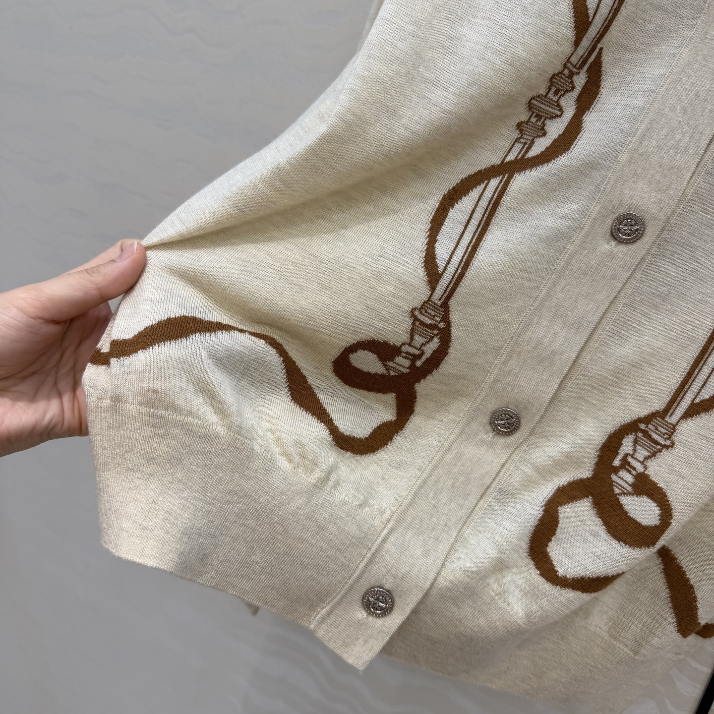 爆单推荐❤️原单品质，H26s早春新品！16针羊毛针织小开衫。100%美丽奴羊毛纱线细腻柔软的手感无敌赞