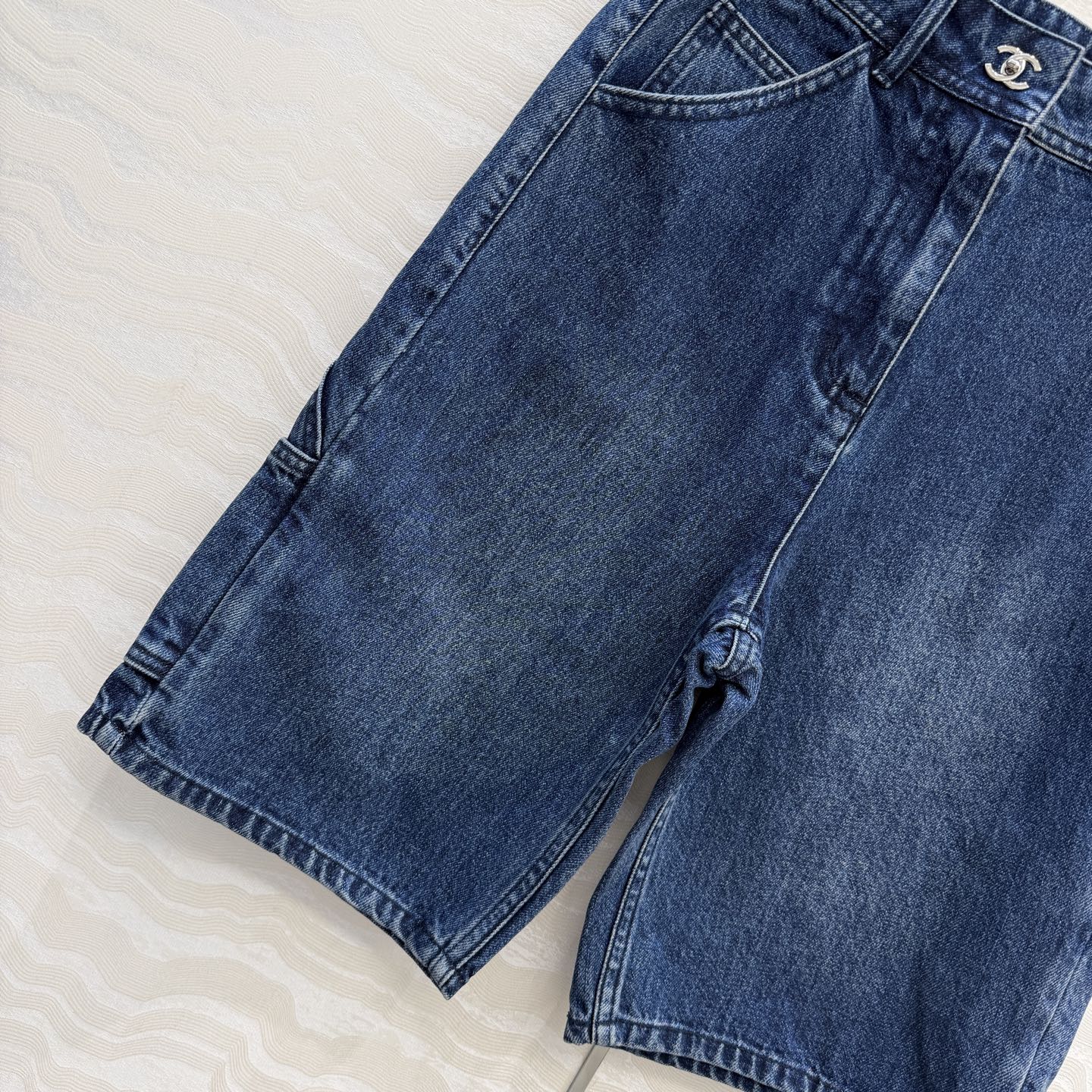 爆单推荐❤️coco女孩26p春夏新品，书包扣直筒牛仔中裤！白富美必入叠搭神器！定制双C工装口袋，复古酵