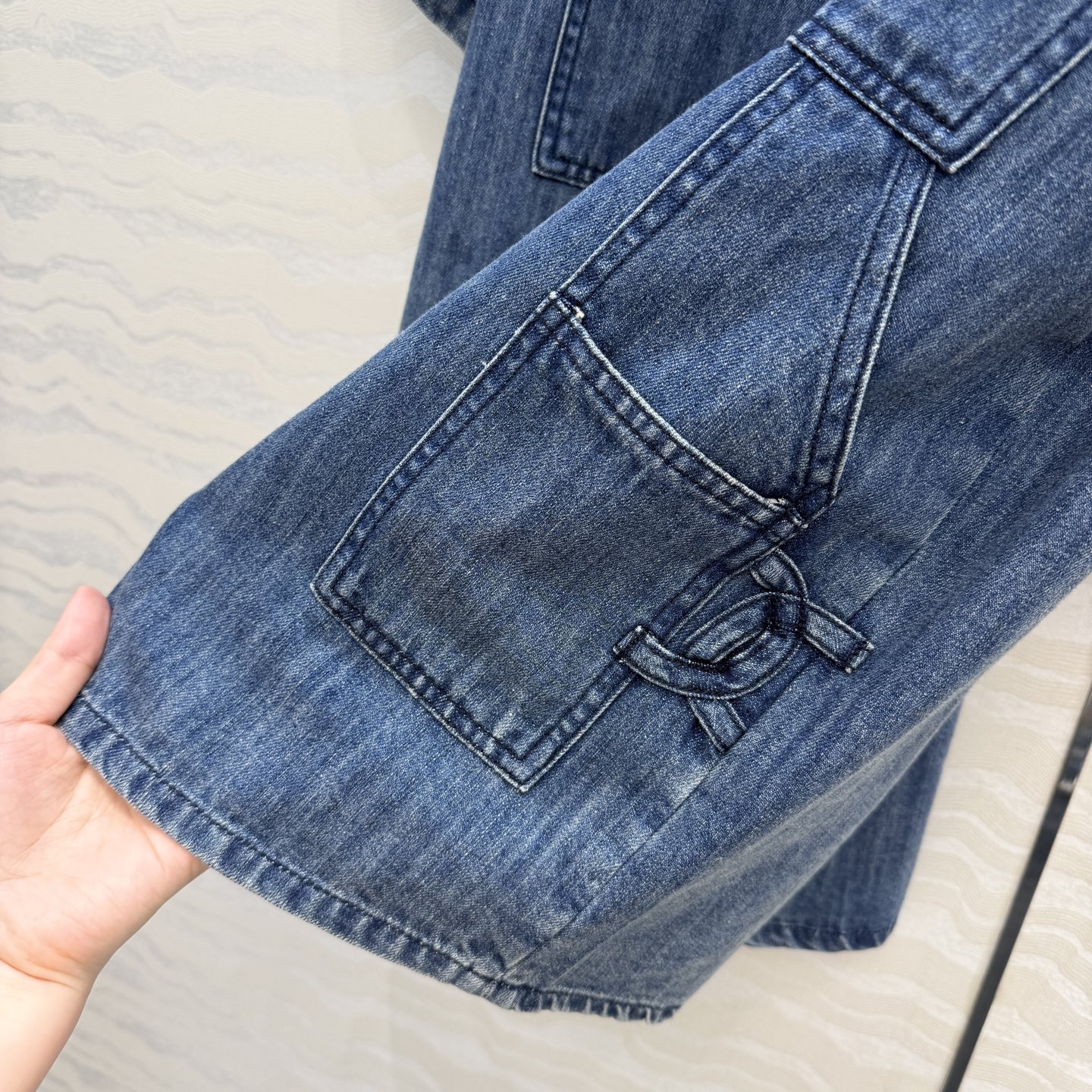 高端原单品质❤️coco女孩26p春夏新品，丹尼牛仔短袖衬衫！白富美必入叠搭神器！定制重工立体双C工装口