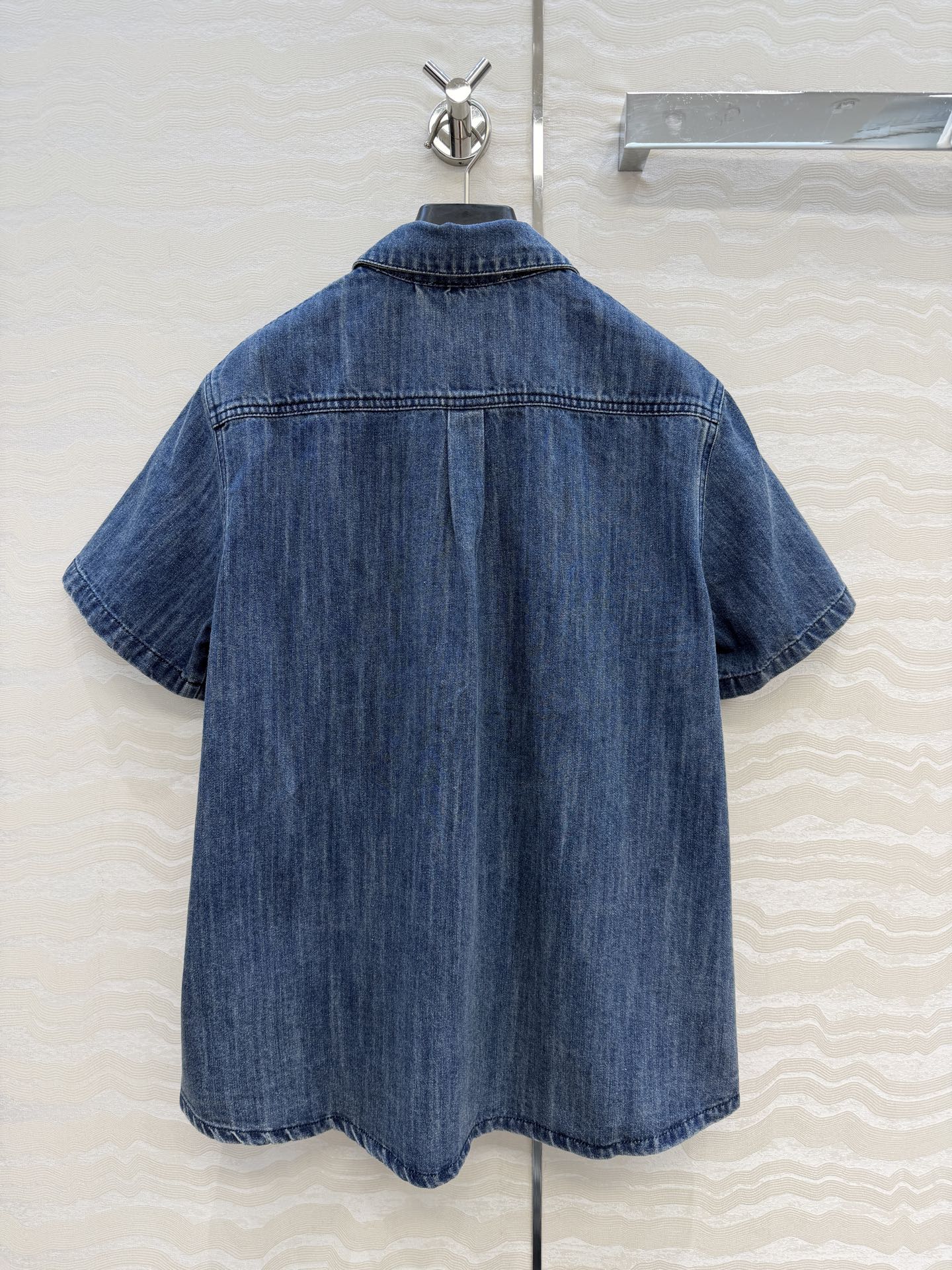 高端原单品质❤️coco女孩26p春夏新品，丹尼牛仔短袖衬衫！白富美必入叠搭神器！定制重工立体双C工装口