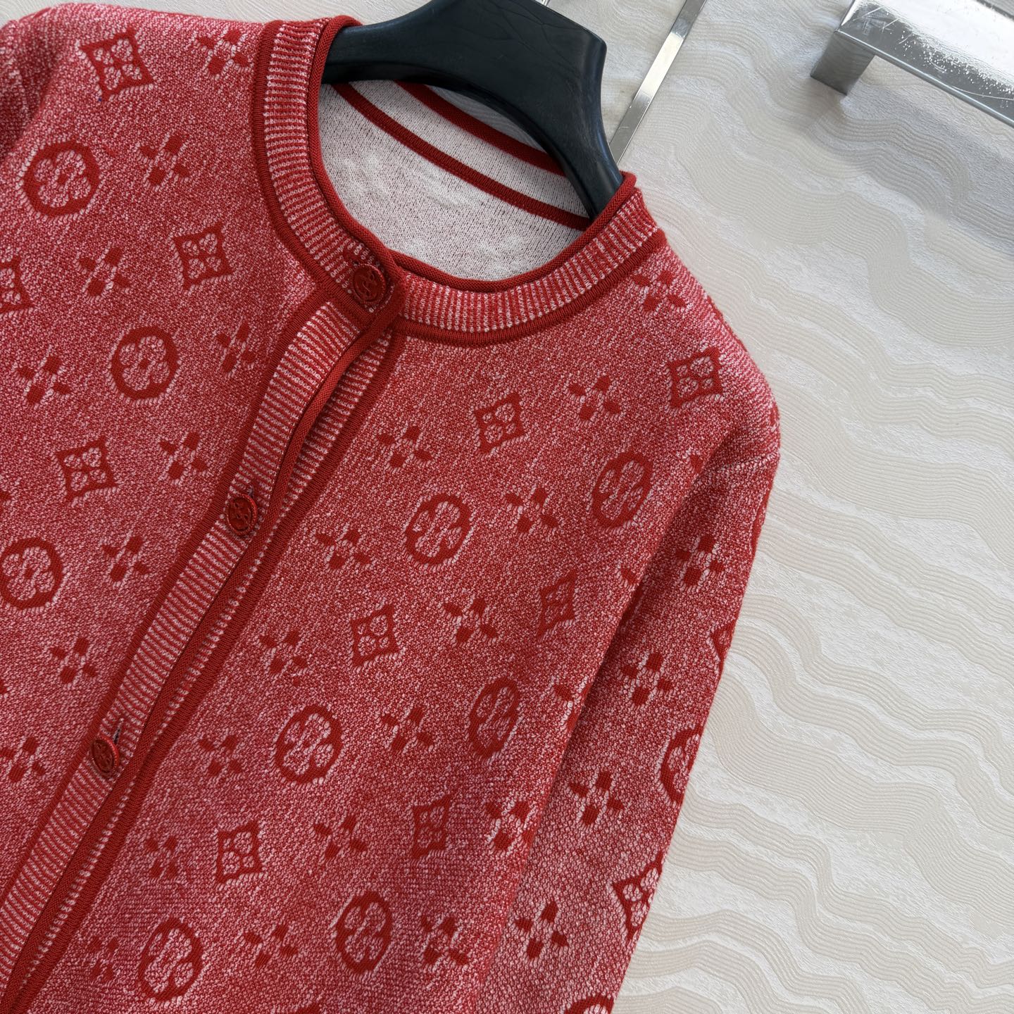 爆单推荐，L26s春夏新品Nautical🗺️系列，MONOGRAM双织logo圆领开衫小外套。定染纱线