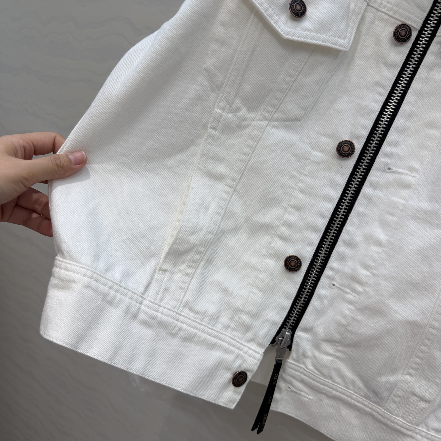 爆单推荐❤️原单品质❤️CE双开拉链白色牛仔夹克外套！气质落肩宽松版型高级又时髦！可甜可盐百搭不挑人，定