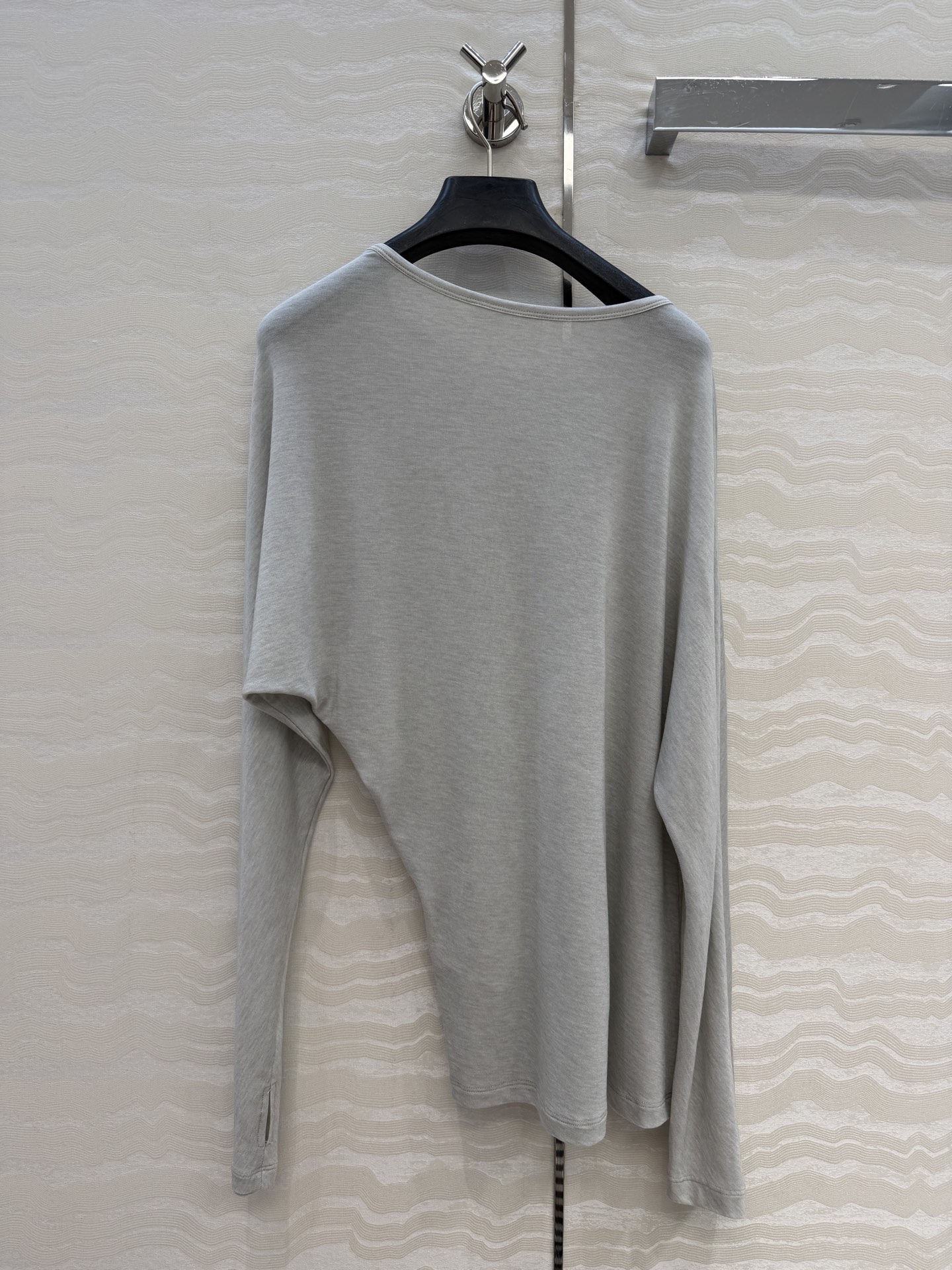 原单品质❤️Row风纸片人穿搭！进口天丝羊毛斜肩一字领上衣！减龄小性感超级显瘦防晒神器！极简叠搭单品！白