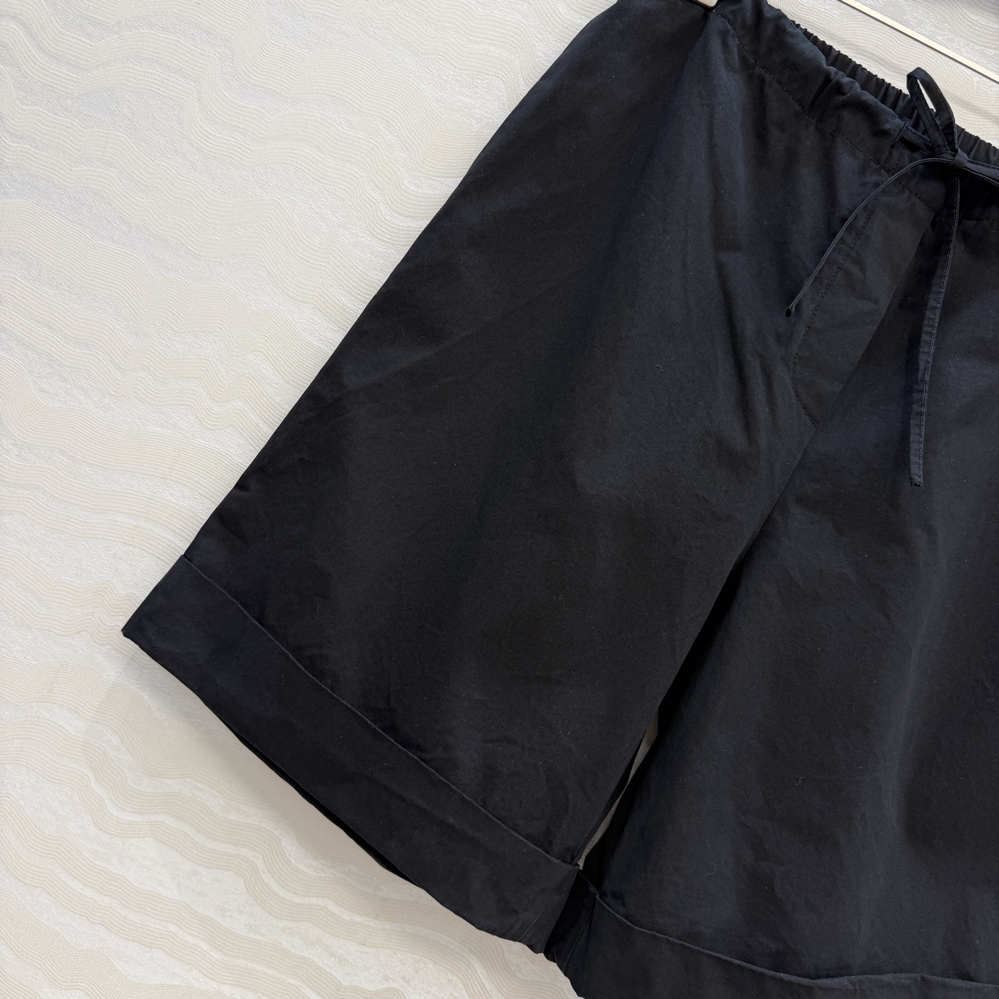 高端原单品质❤️Row风高智感穿搭！潇洒帅气的高级日本棉阔腿百幕五分裤！非常修饰腿型的抽绳腰设计，立体剪