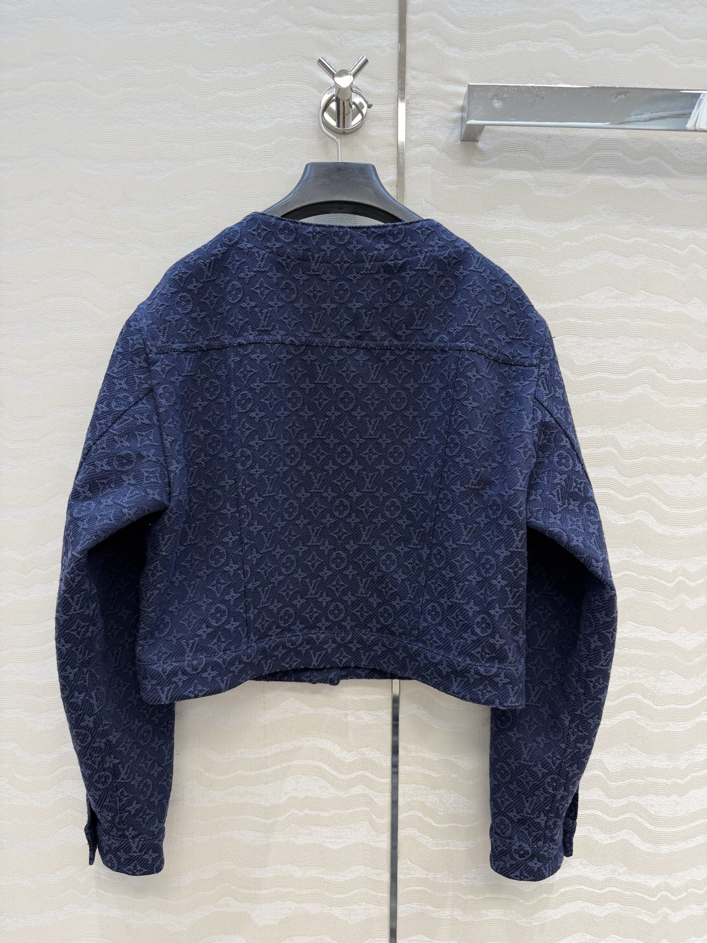 爆单推荐❤️原单品质，26春夏新品Romantique系列，海军蓝MONOGRAM提花logo牛仔小外套