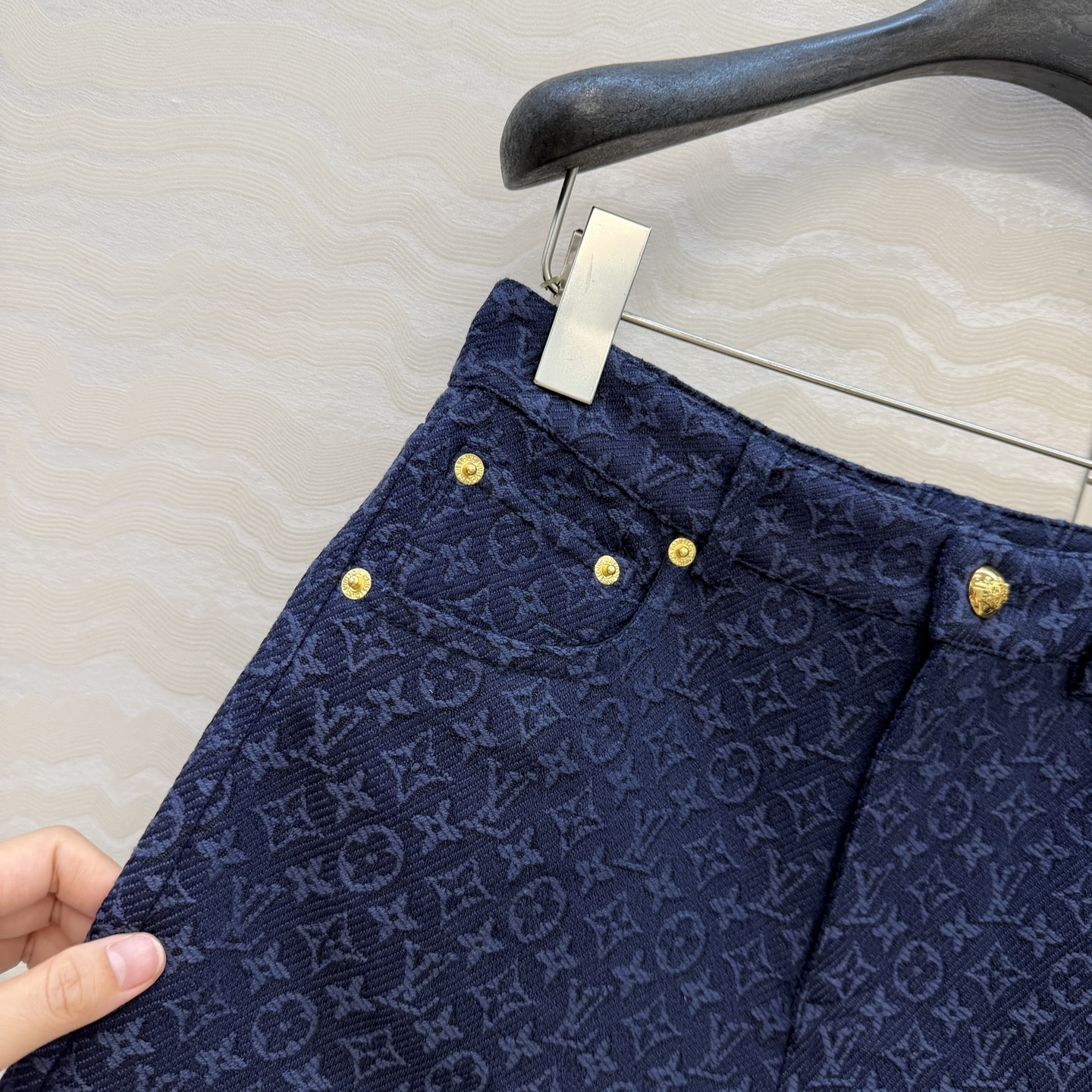 爆单推荐❤️原单品质，26春夏新品Romantique系列，海军蓝MONOGRAM提花logo牛仔短裤！
