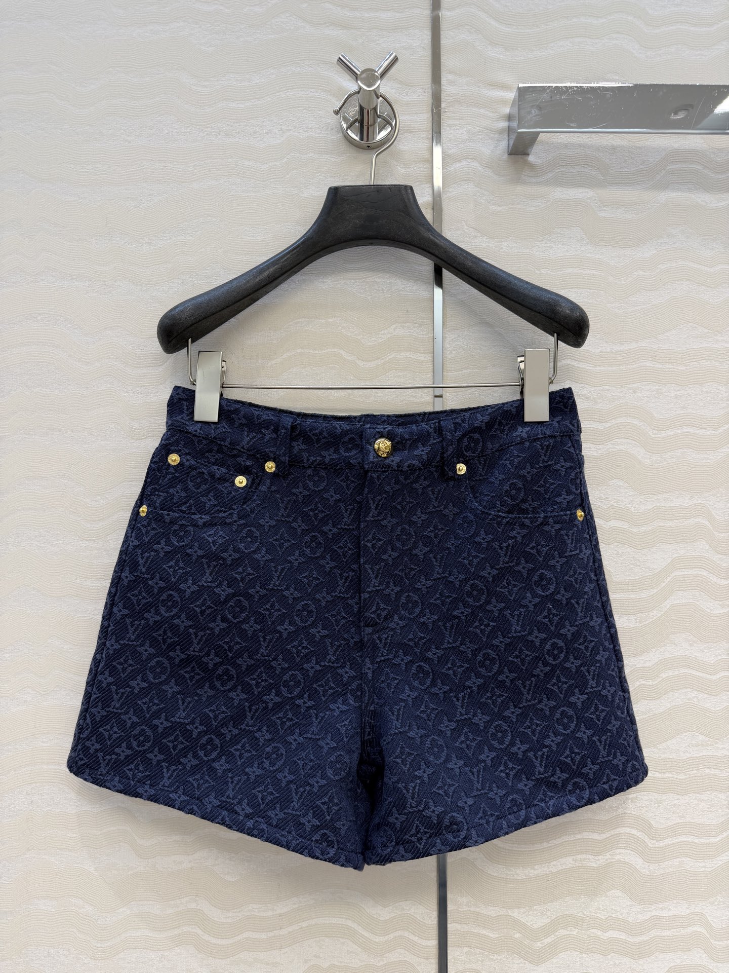 爆单推荐❤️原单品质，26春夏新品Romantique系列，海军蓝MONOGRAM提花logo牛仔短裤！