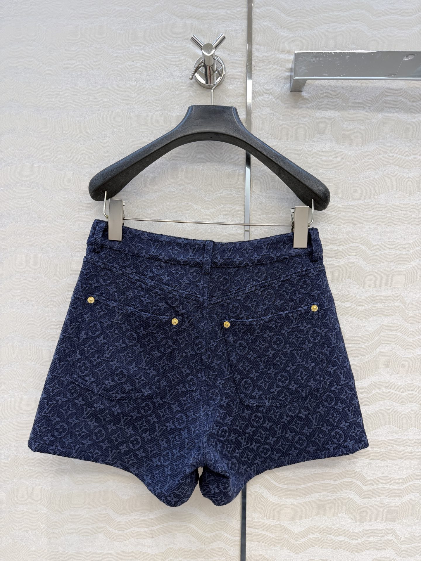 爆单推荐❤️原单品质，26春夏新品Romantique系列，海军蓝MONOGRAM提花logo牛仔短裤！