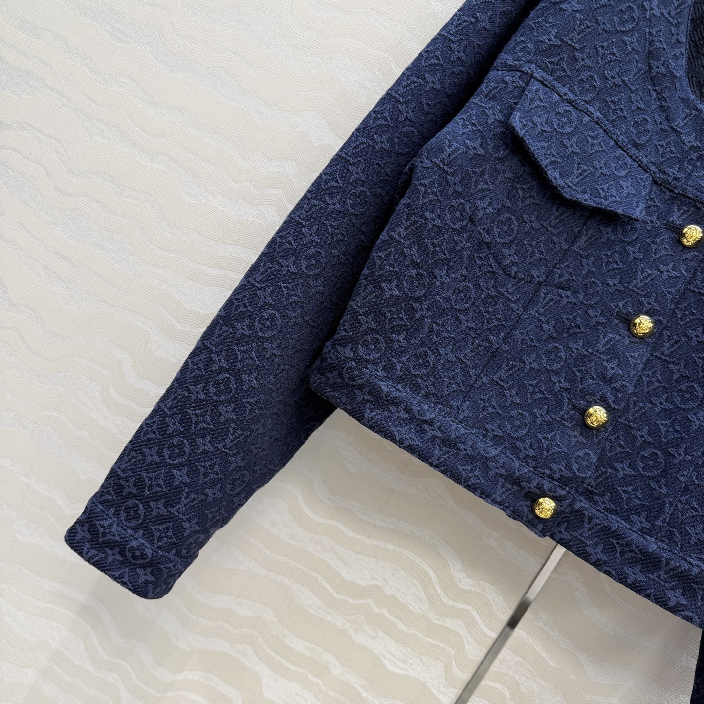 爆单推荐❤️原单品质，26春夏新品Romantique系列，海军蓝MONOGRAM提花logo牛仔小外套