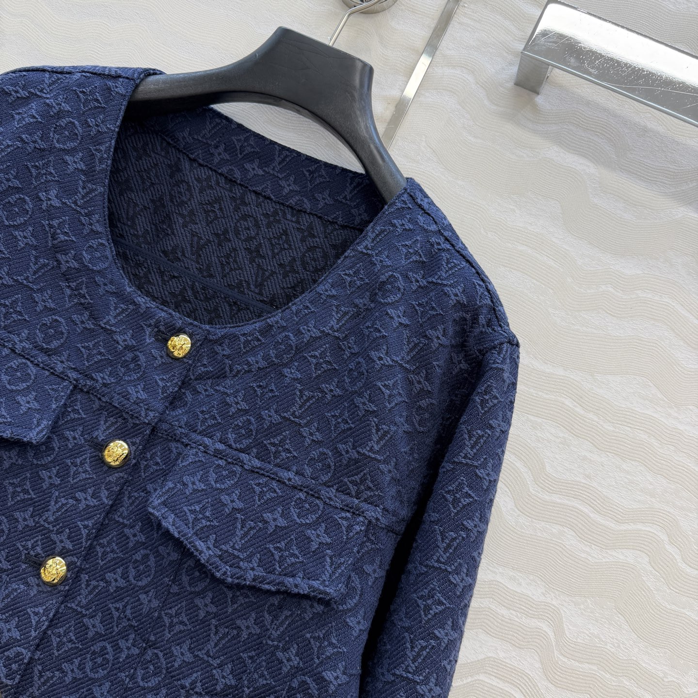 爆单推荐❤️原单品质，26春夏新品Romantique系列，海军蓝MONOGRAM提花logo牛仔小外套