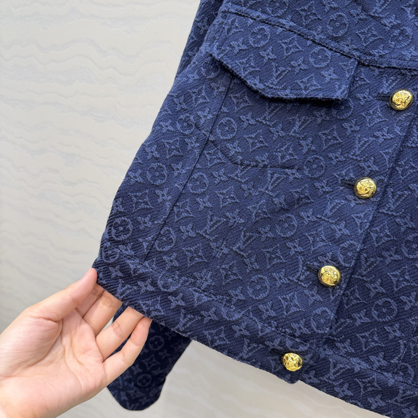 爆单推荐❤️原单品质，26春夏新品Romantique系列，海军蓝MONOGRAM提花logo牛仔小外套