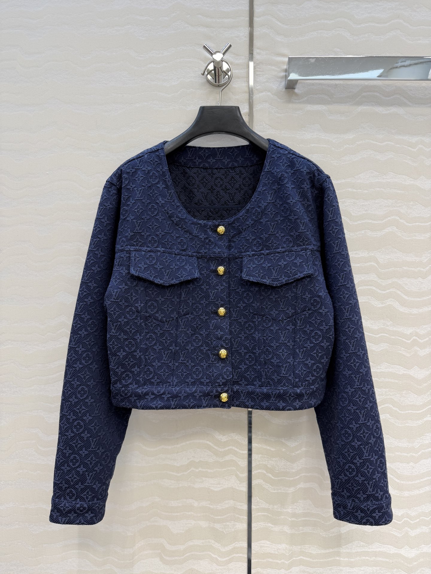 爆单推荐❤️原单品质，26春夏新品Romantique系列，海军蓝MONOGRAM提花logo牛仔小外套