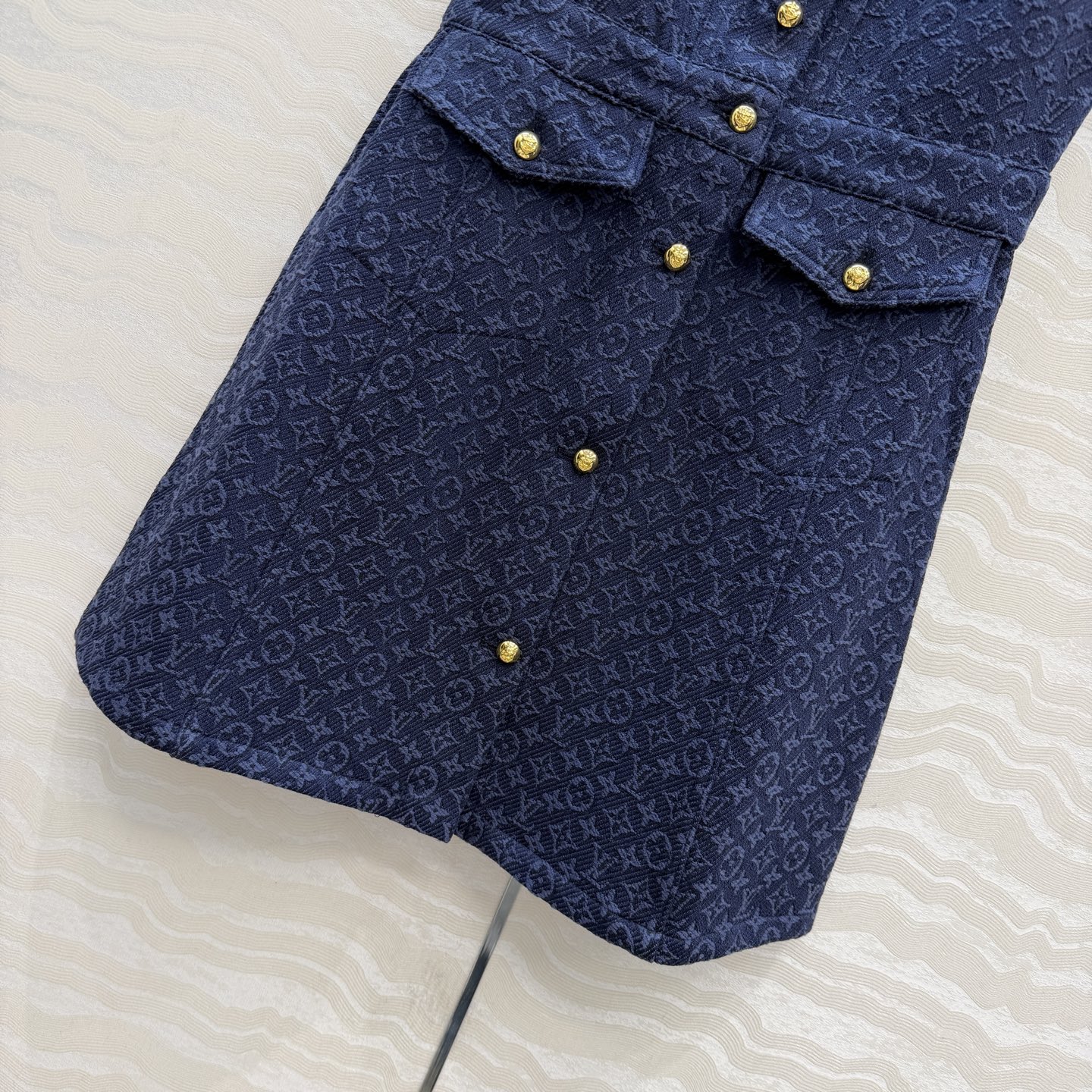 爆单推荐❤️原单品质，26春夏新品Romantique系列，海军蓝MONOGRAM提花logo牛仔背心连