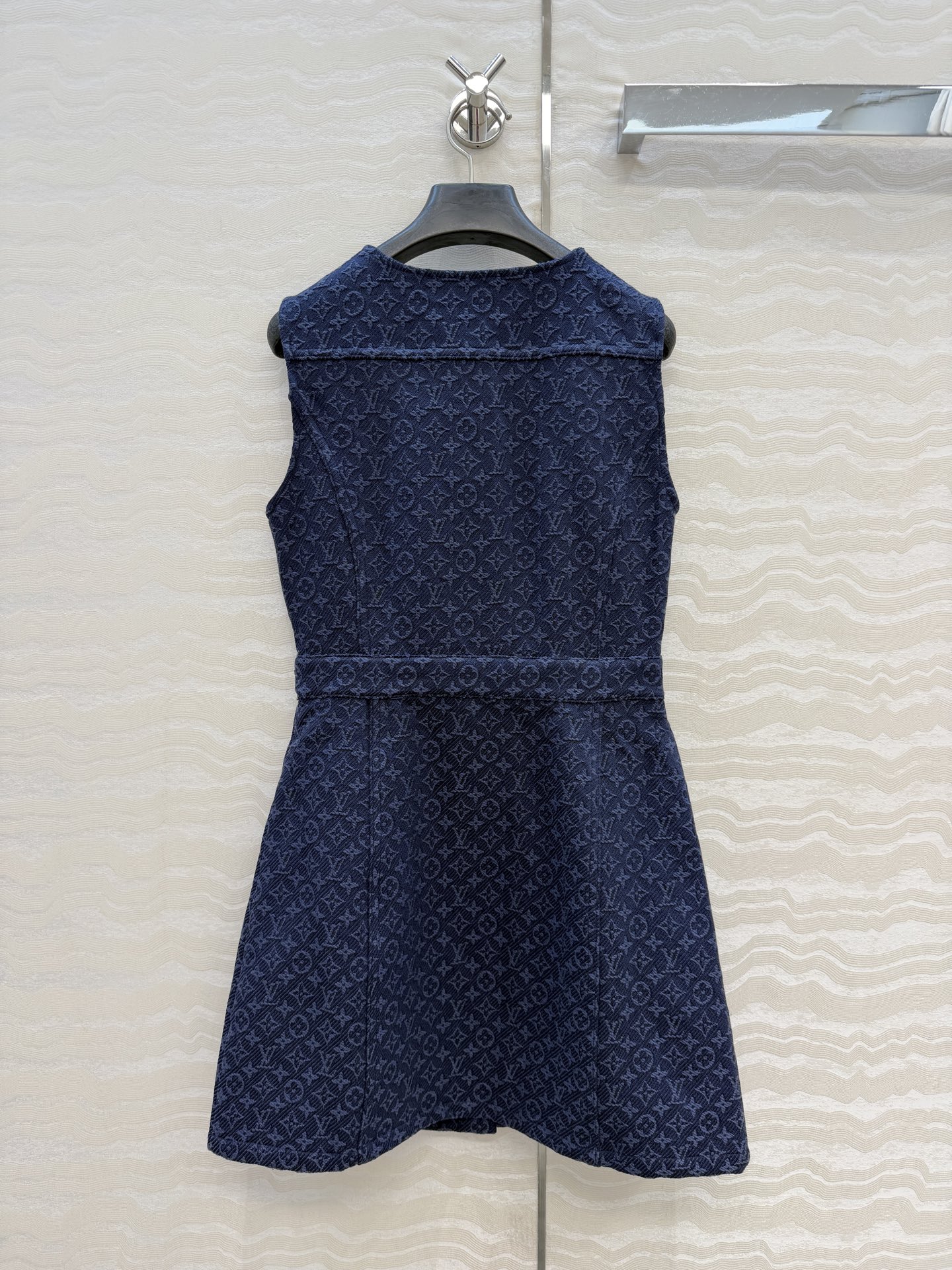 爆单推荐❤️原单品质，26春夏新品Romantique系列，海军蓝MONOGRAM提花logo牛仔背心连