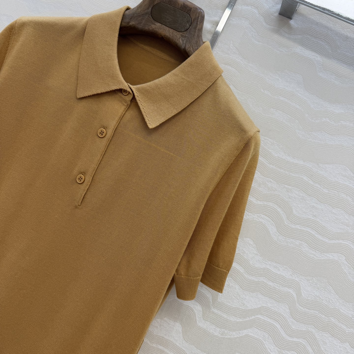 高端原单品质❤️Lp高智感老钱风穿搭！春夏新品高级素色天丝羊毛polo领短袖上衣！18针工艺温柔极致优雅