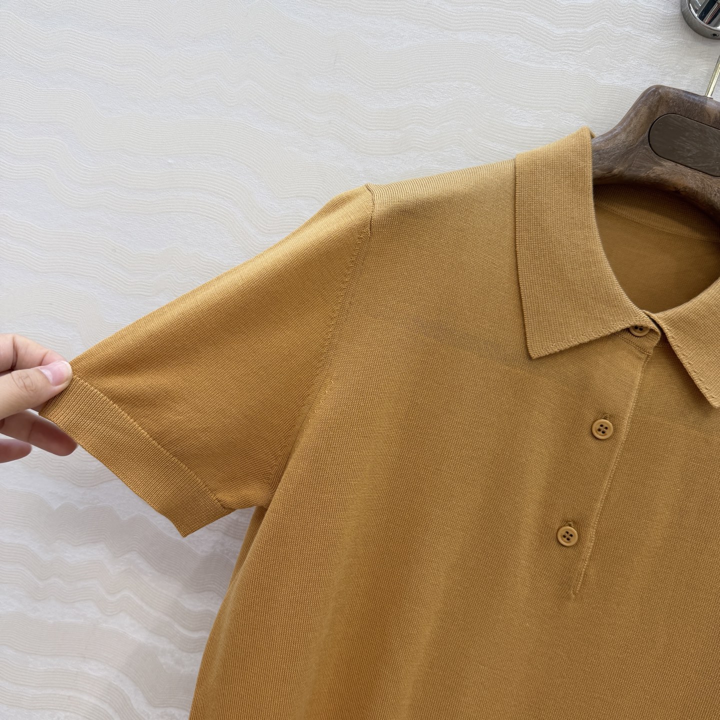 高端原单品质❤️Lp高智感老钱风穿搭！春夏新品高级素色天丝羊毛polo领短袖上衣！18针工艺温柔极致优雅