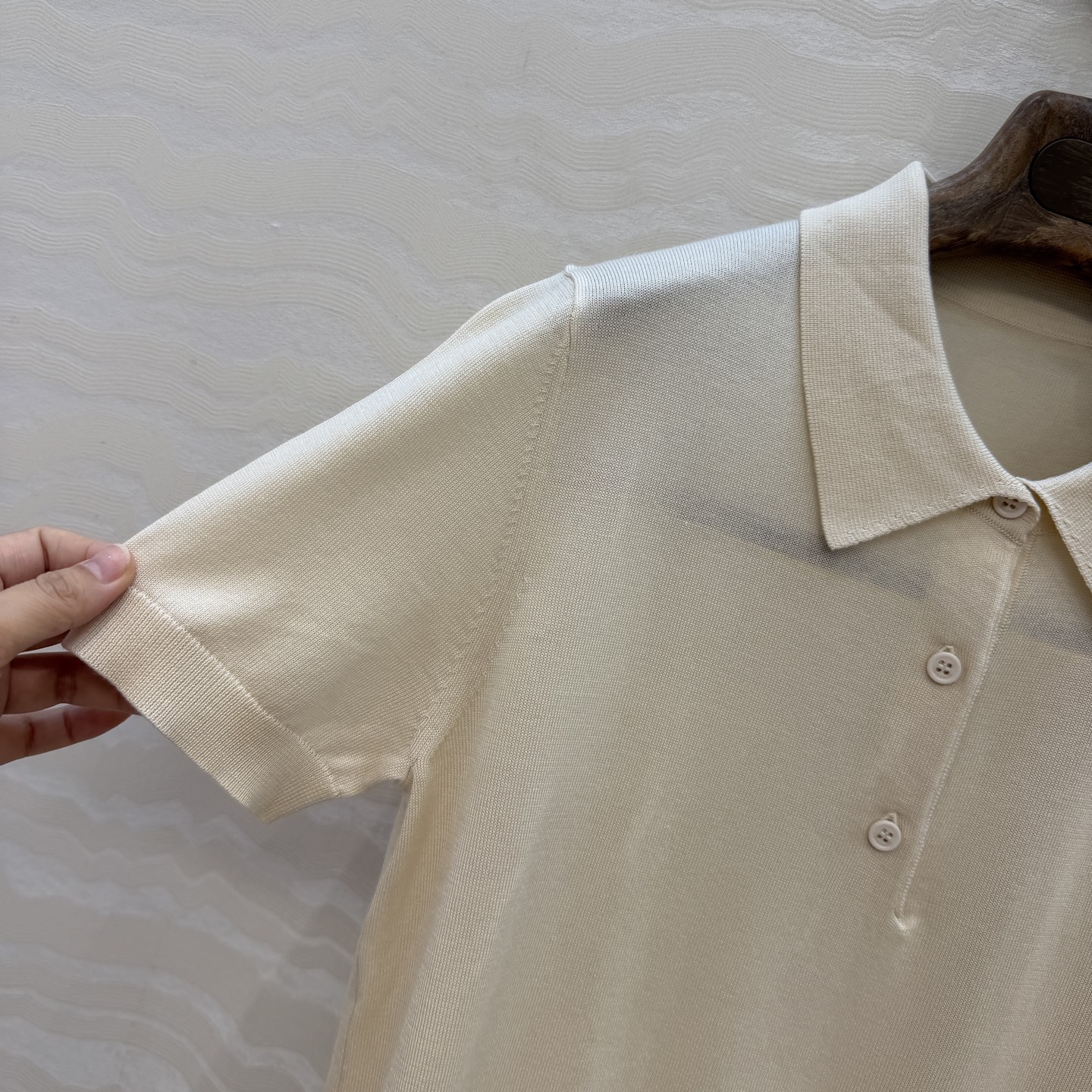 高端原单品质❤️Lp高智感老钱风穿搭！春夏新品高级素色天丝羊毛polo领短袖上衣！18针工艺温柔极致优雅
