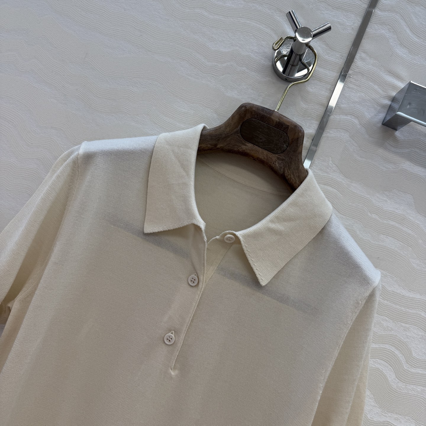 高端原单品质❤️Lp高智感老钱风穿搭！春夏新品高级素色天丝羊毛polo领短袖上衣！18针工艺温柔极致优雅