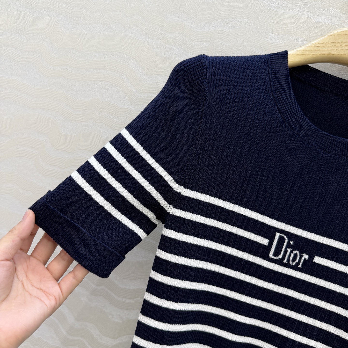 高端原单品质，❤️MissD26春夏新品！海军风圆领修身设计针织衫！条纹撞色超级显白的色调！定制进口纯棉