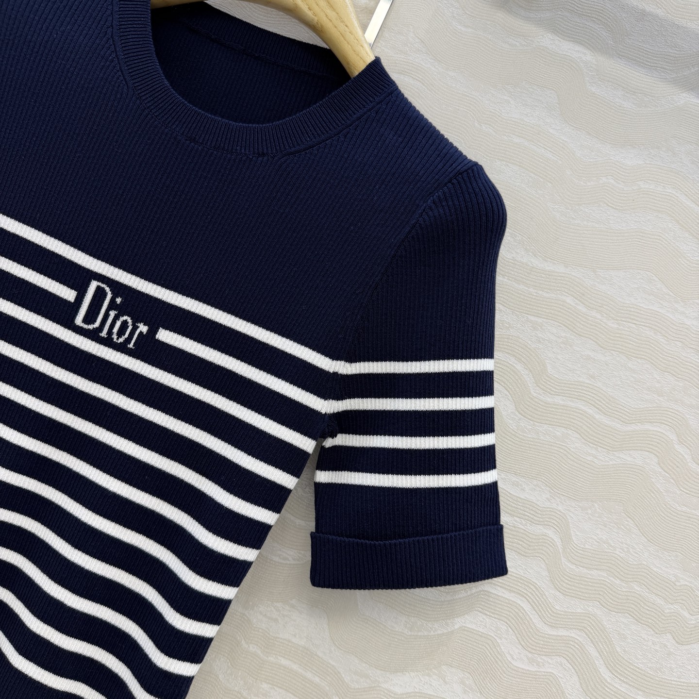 高端原单品质，❤️MissD26春夏新品！海军风圆领修身设计针织衫！条纹撞色超级显白的色调！定制进口纯棉