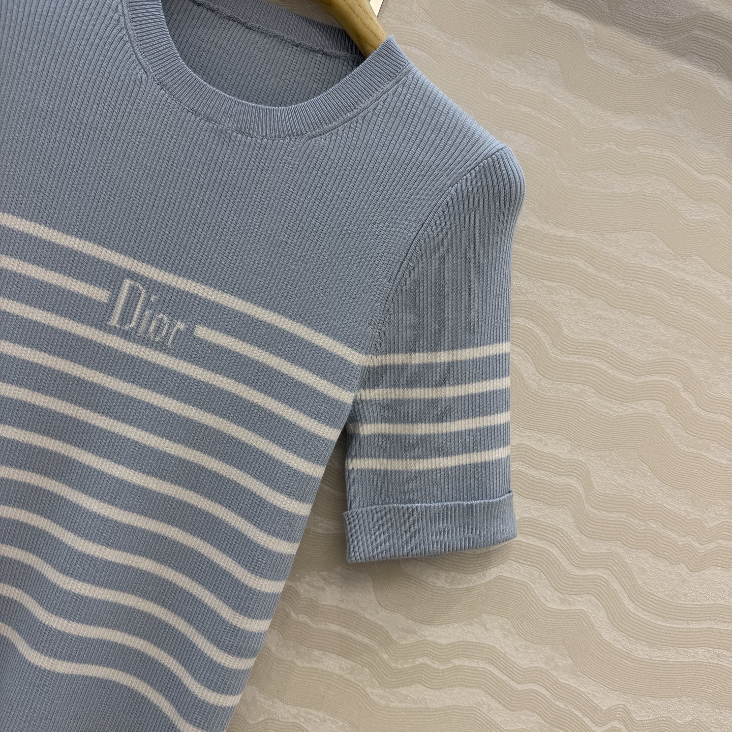 高端原单品质，❤️MissD26春夏新品！海军风圆领修身设计针织衫！条纹撞色超级显白的色调！定制进口纯棉