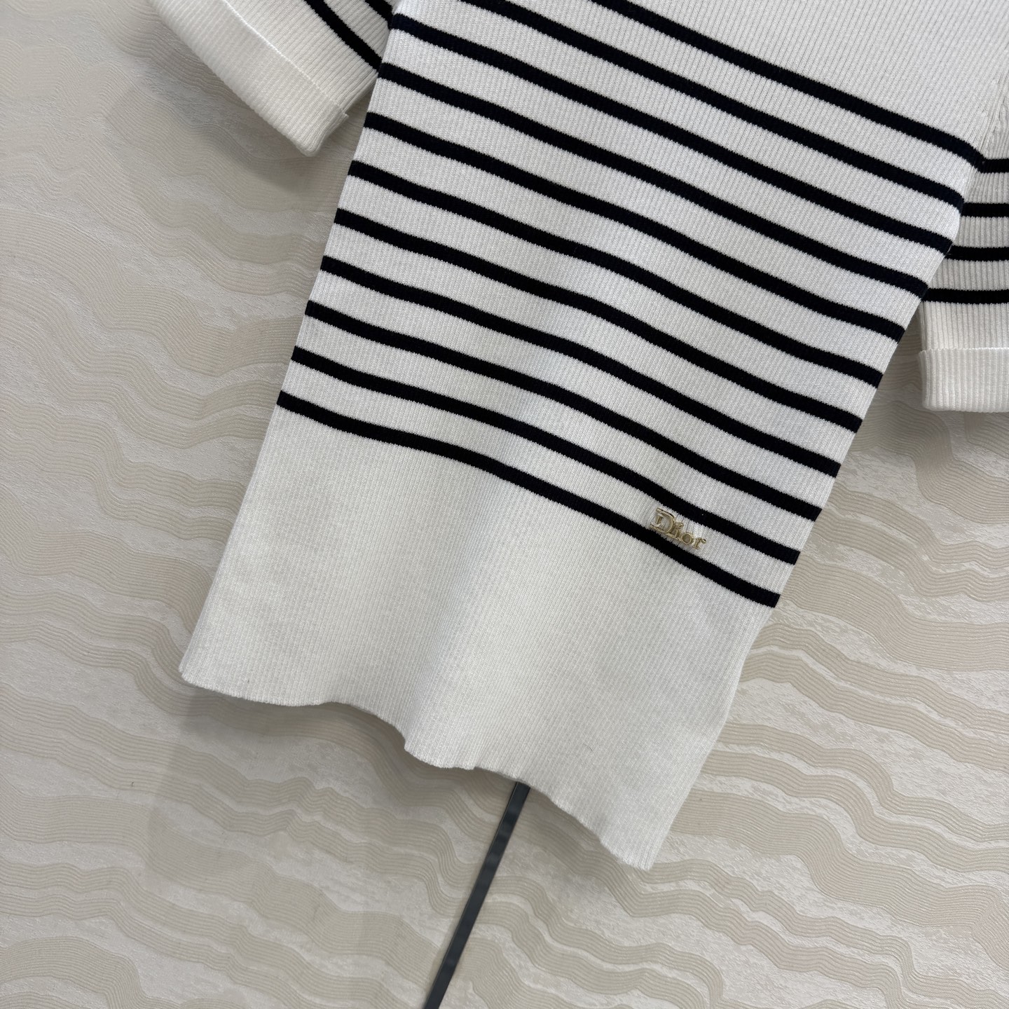 高端原单品质，❤️MissD26春夏新品！海军风圆领修身设计针织衫！黑白条纹撞色超级显白的色调！定制进口