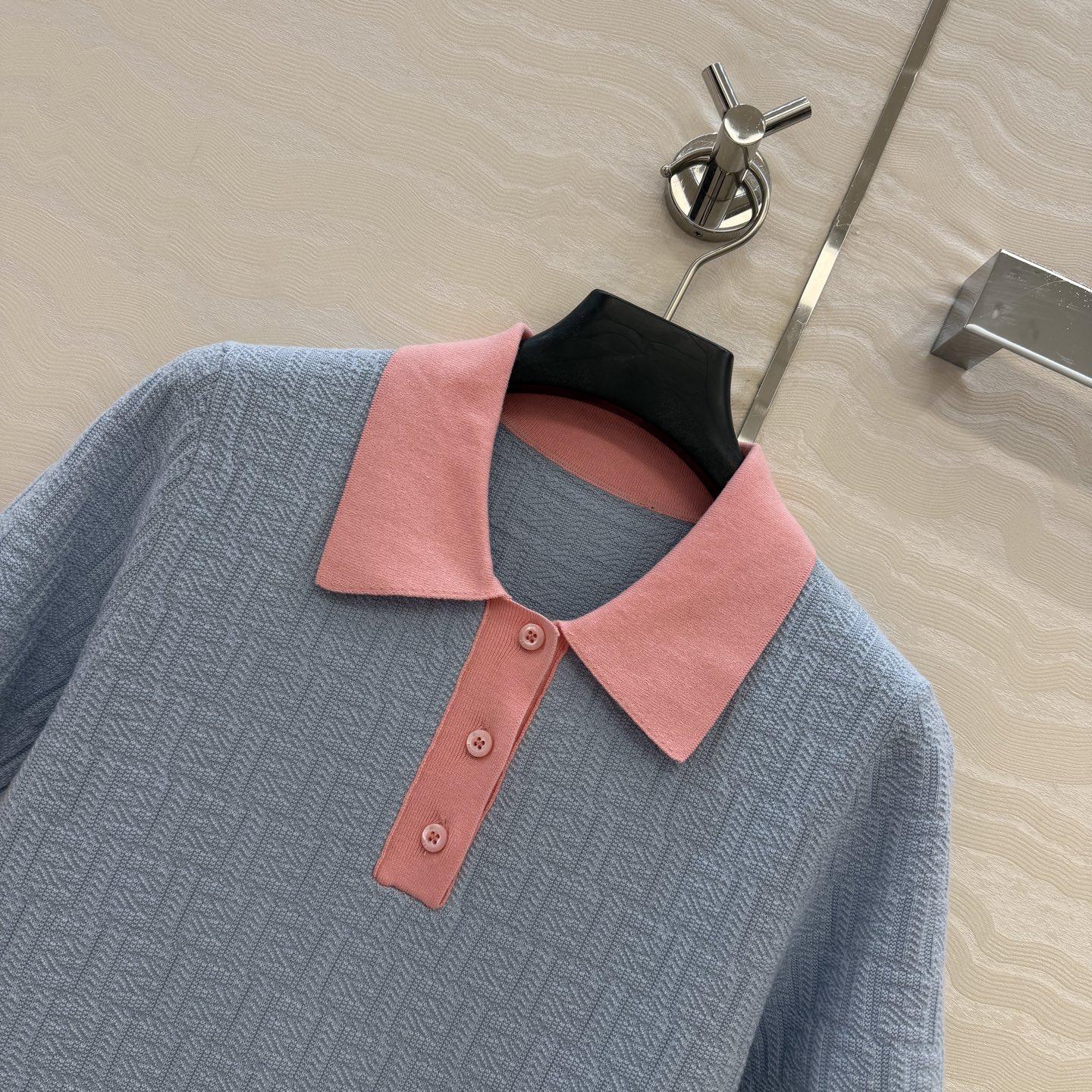 原单品质❤️FF兰西雅同款春夏新品。polo领针织连衣裙！马卡龙配色夏日气息满满！双织纯棉蚕丝纱线细腻柔