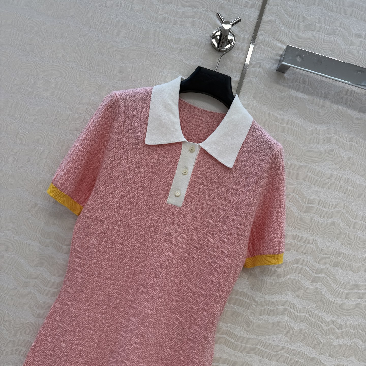 原单品质❤️FF兰西雅同款春夏新品。polo领针织连衣裙！马卡龙配色夏日气息满满！双织纯棉蚕丝纱线细腻柔