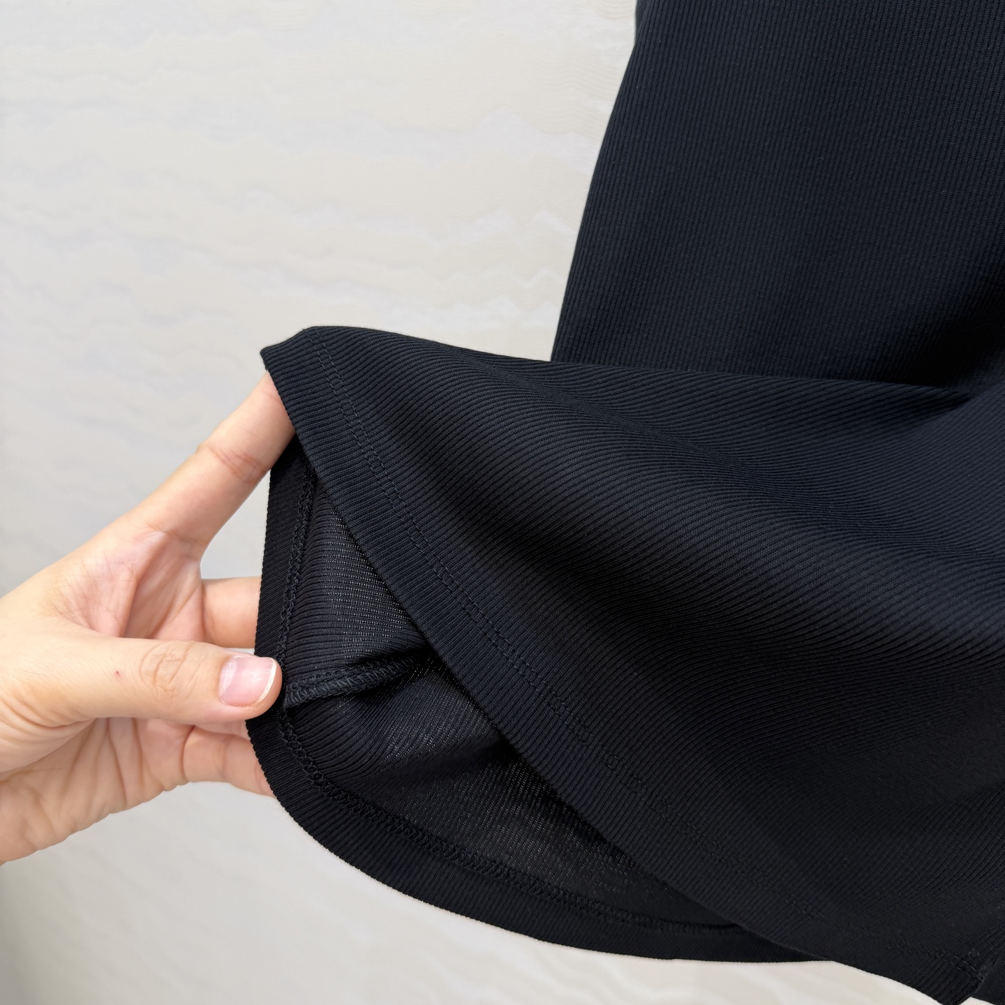 原单品质❤️26早春新品爆单推荐。miu系穿搭，贝壳绣花边经典罗纹小背心。时髦精单品💕气质U领设计背心T