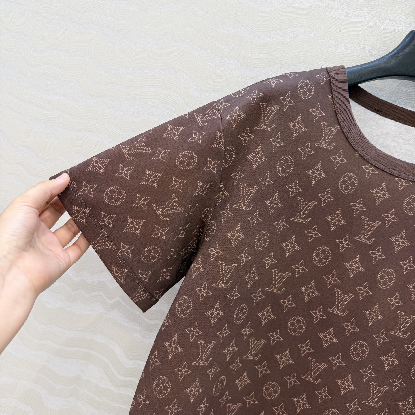 爆单推荐，原单品质💕26春夏新品经典MONOGRAM印花短袖T恤。时髦又高级，经典版型上身减龄绝绝子！白