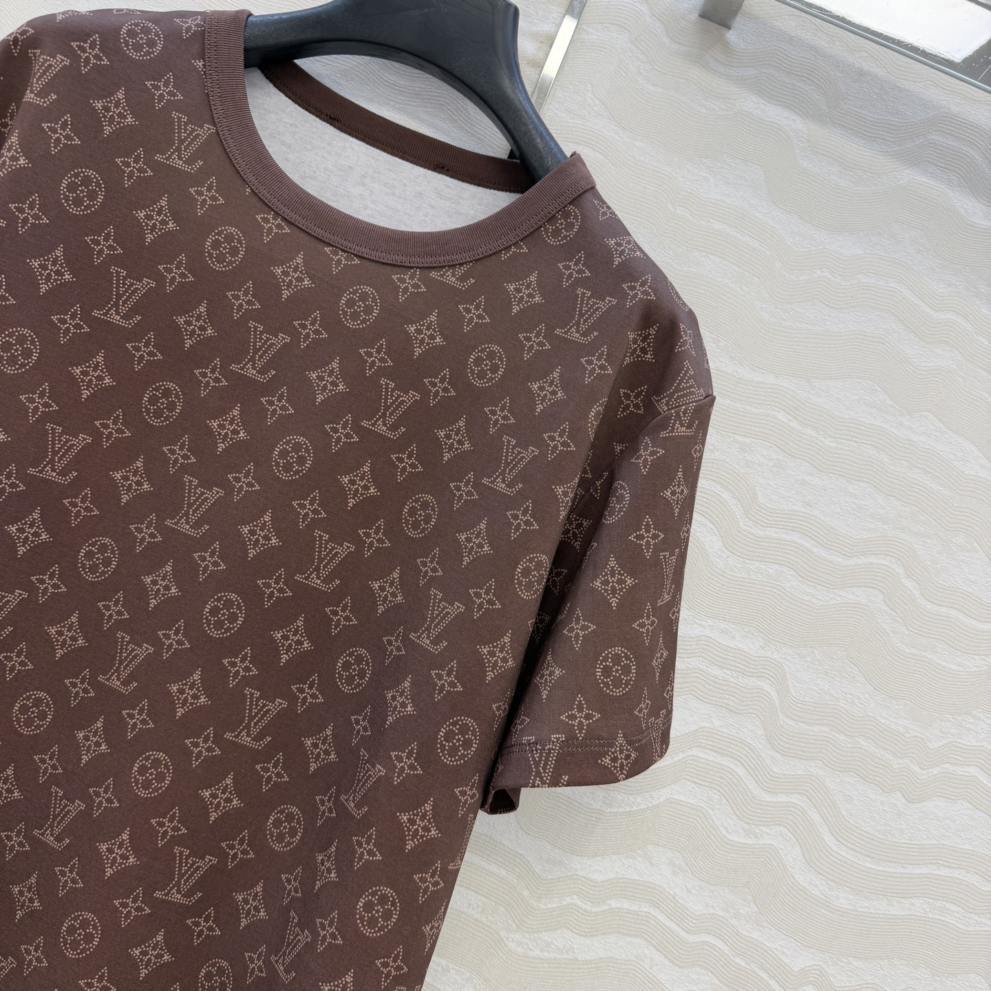 爆单推荐，原单品质💕26春夏新品经典MONOGRAM印花短袖T恤。时髦又高级，经典版型上身减龄绝绝子！白