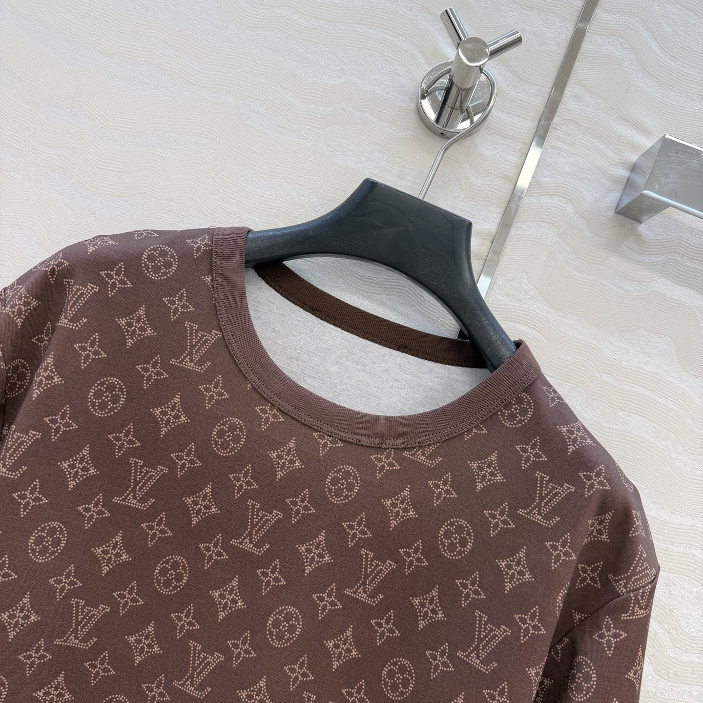 爆单推荐，原单品质💕26春夏新品经典MONOGRAM印花短袖T恤。时髦又高级，经典版型上身减龄绝绝子！白