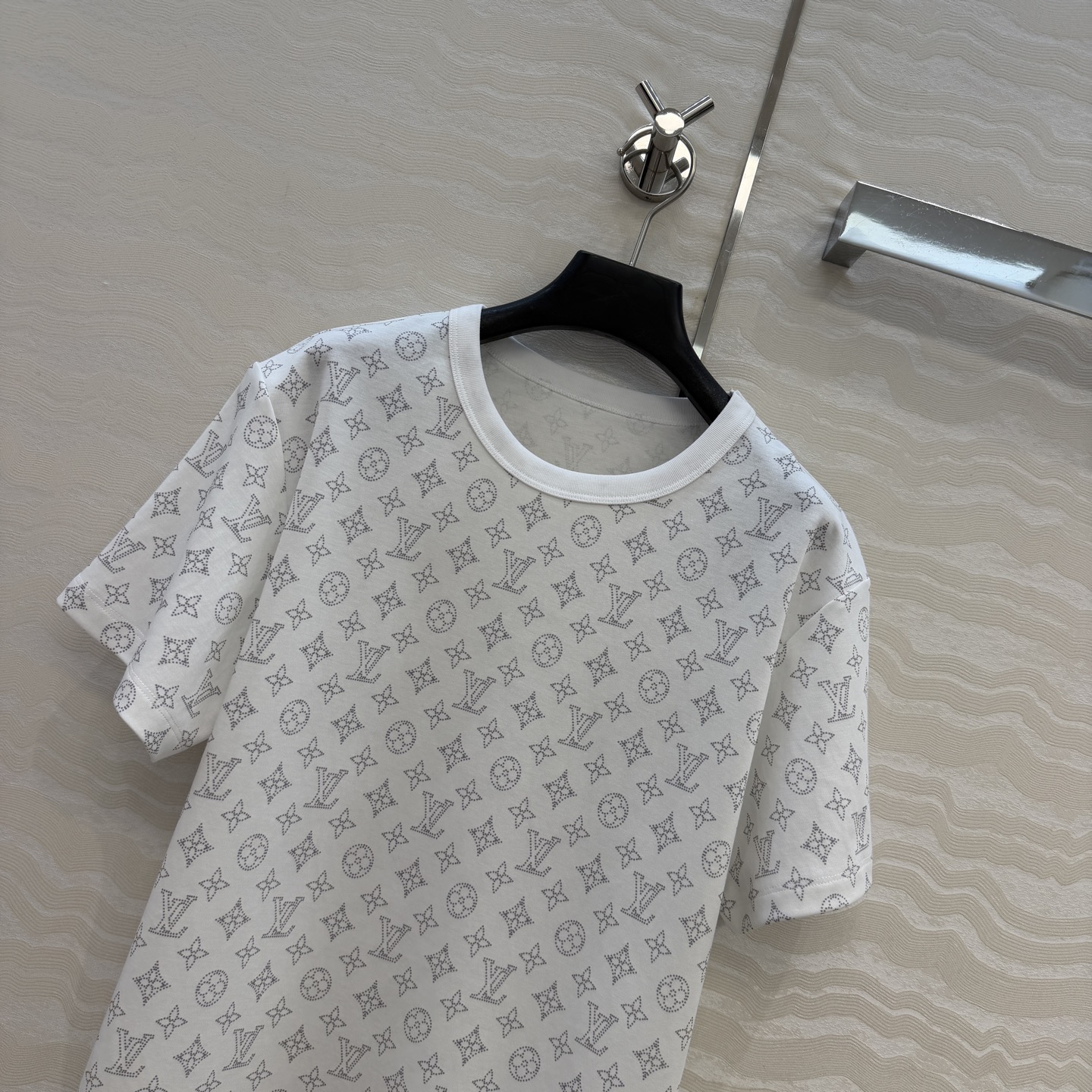 爆单推荐，原单品质💕26春夏新品经典MONOGRAM印花短袖T恤。时髦又高级，经典版型上身减龄绝绝子！白