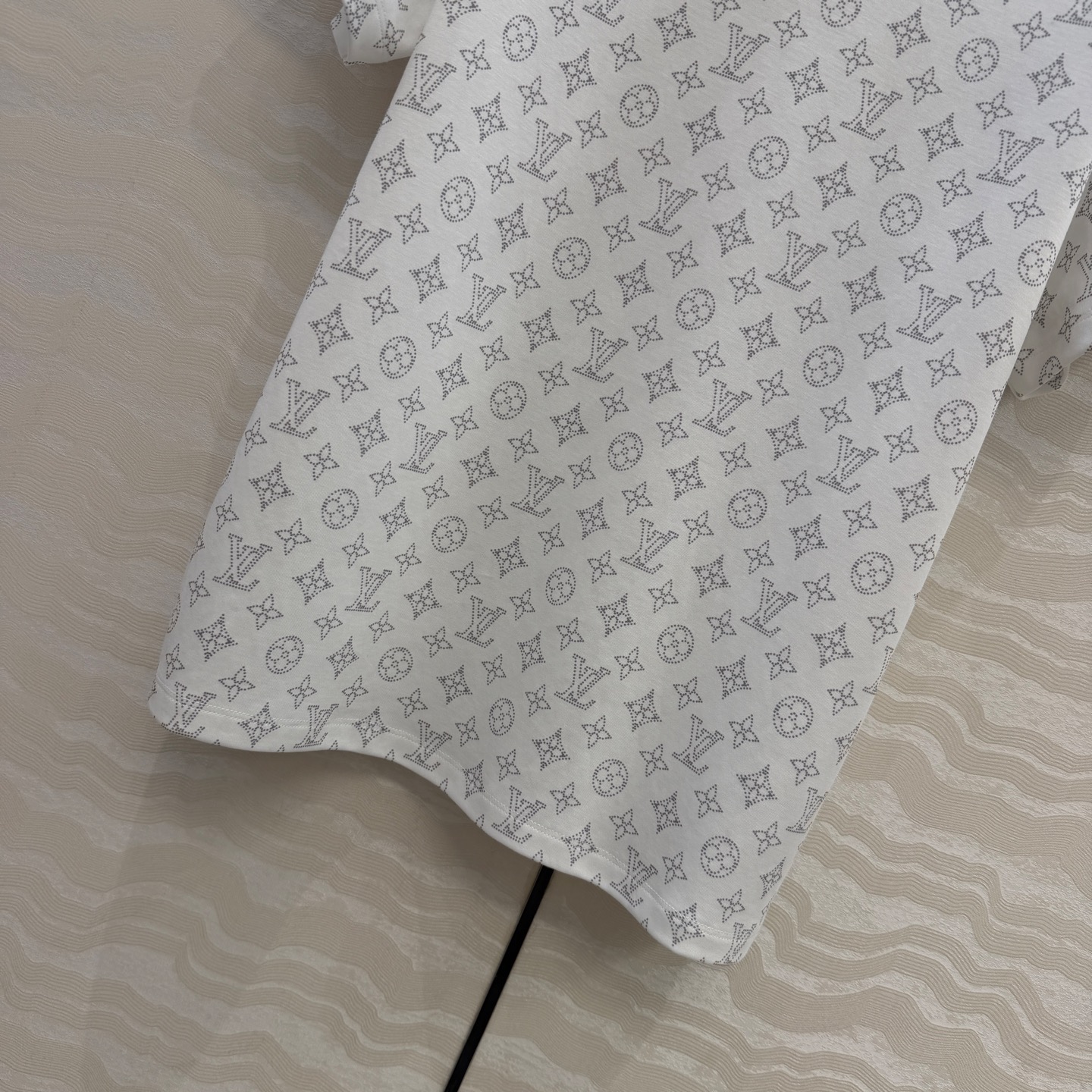 爆单推荐，原单品质💕26春夏新品经典MONOGRAM印花短袖T恤。时髦又高级，经典版型上身减龄绝绝子！白