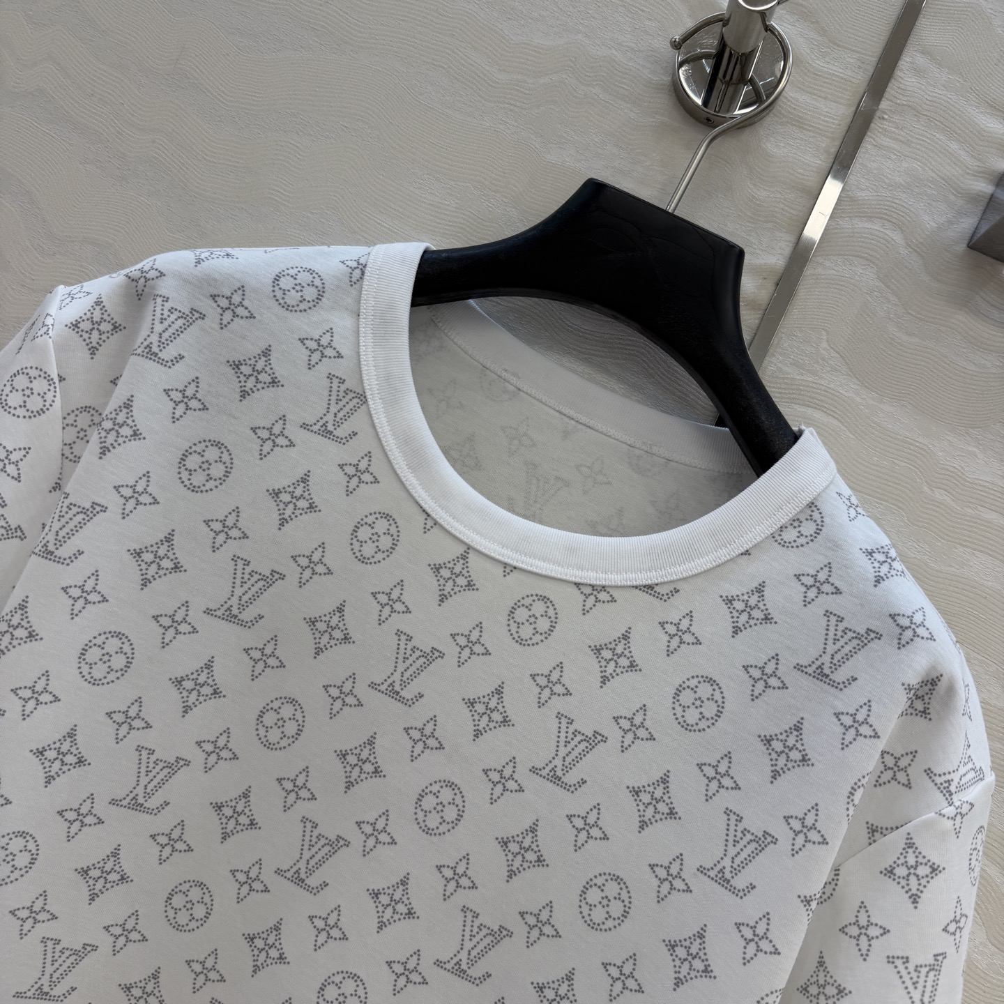 爆单推荐，原单品质💕26春夏新品经典MONOGRAM印花短袖T恤。时髦又高级，经典版型上身减龄绝绝子！白