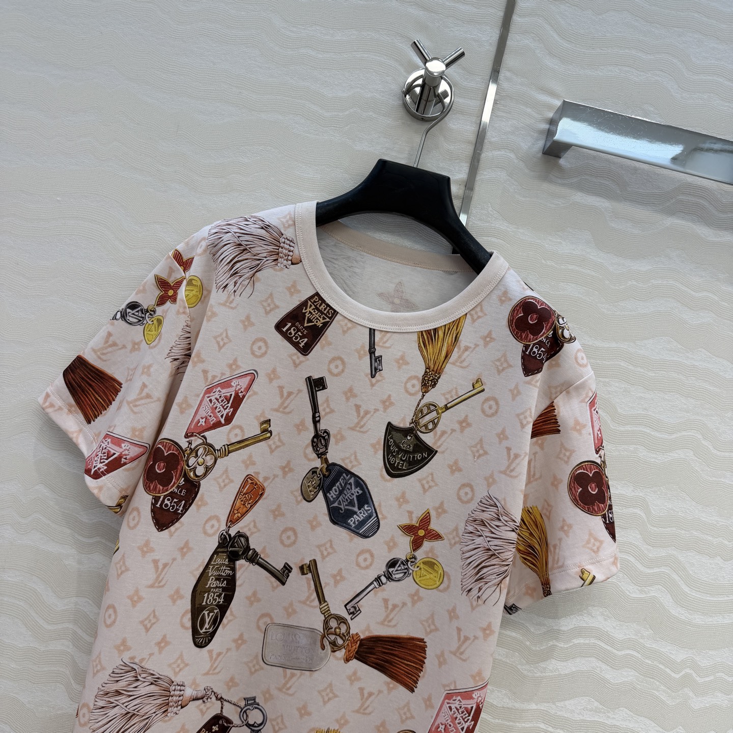 爆单推荐，原单品质💕26春夏新品经典MONOGRAM印花短袖T恤。时髦又高级，经典版型上身减龄绝绝子！白