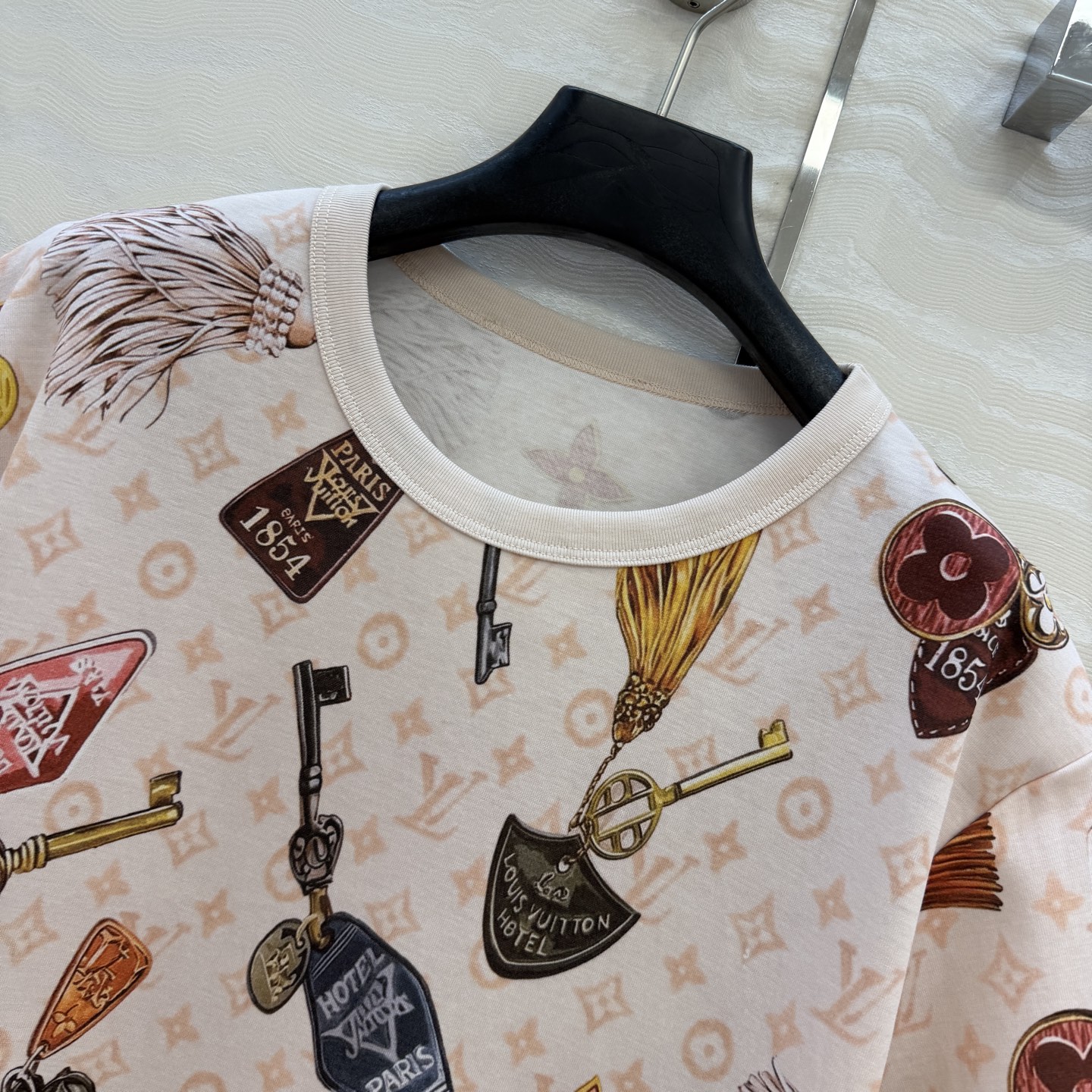 爆单推荐，原单品质💕26春夏新品经典MONOGRAM印花短袖T恤。时髦又高级，经典版型上身减龄绝绝子！白