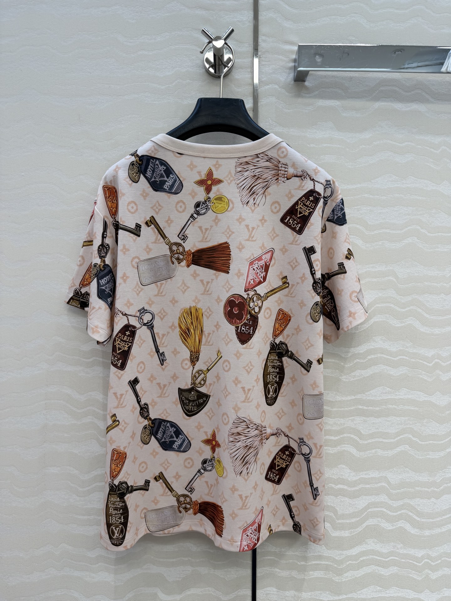 爆单推荐，原单品质💕26春夏新品经典MONOGRAM印花短袖T恤。时髦又高级，经典版型上身减龄绝绝子！白