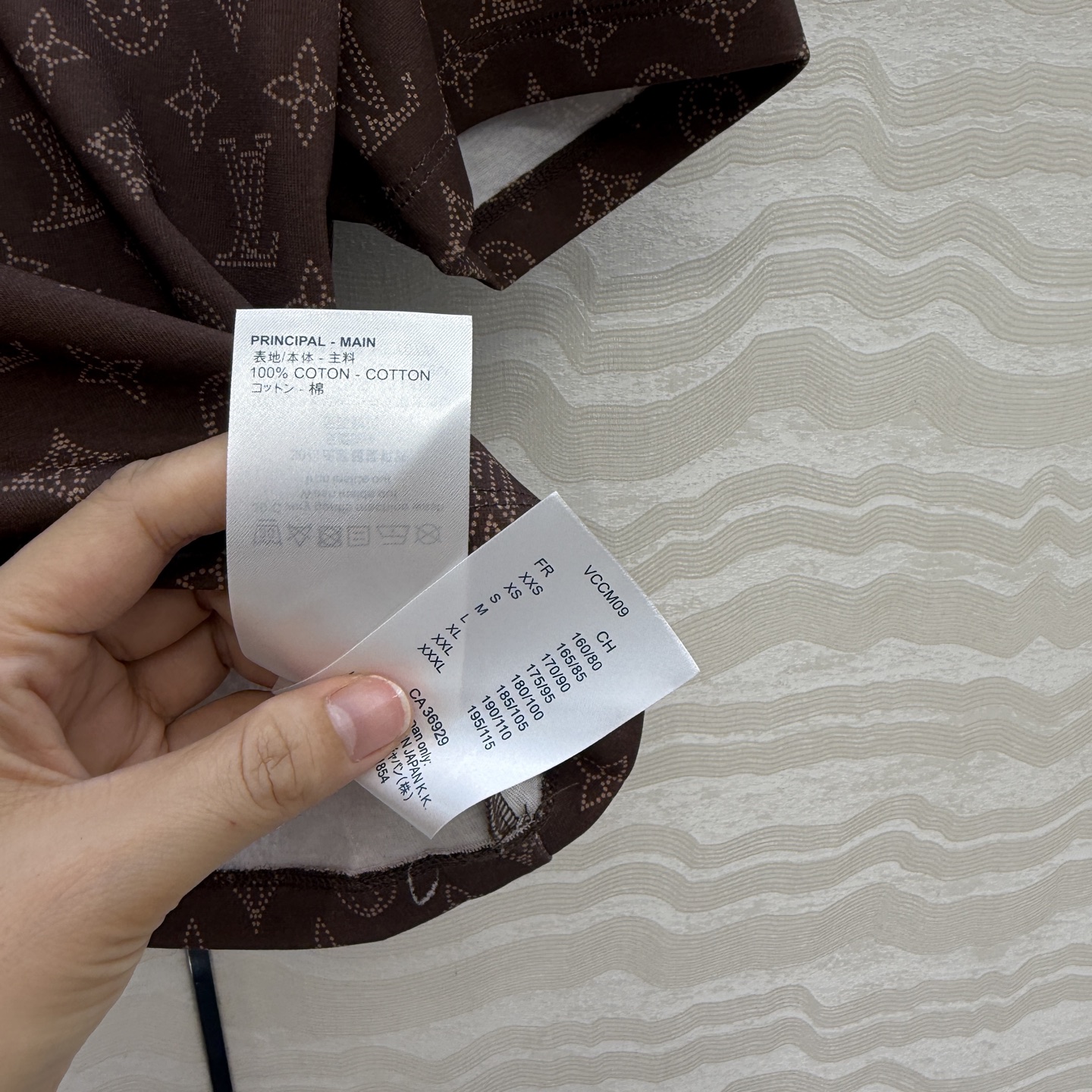 爆单推荐，原单品质💕26春夏新品经典MONOGRAM印花短袖T恤。小短款设计时髦又高级，版型上身减龄绝绝